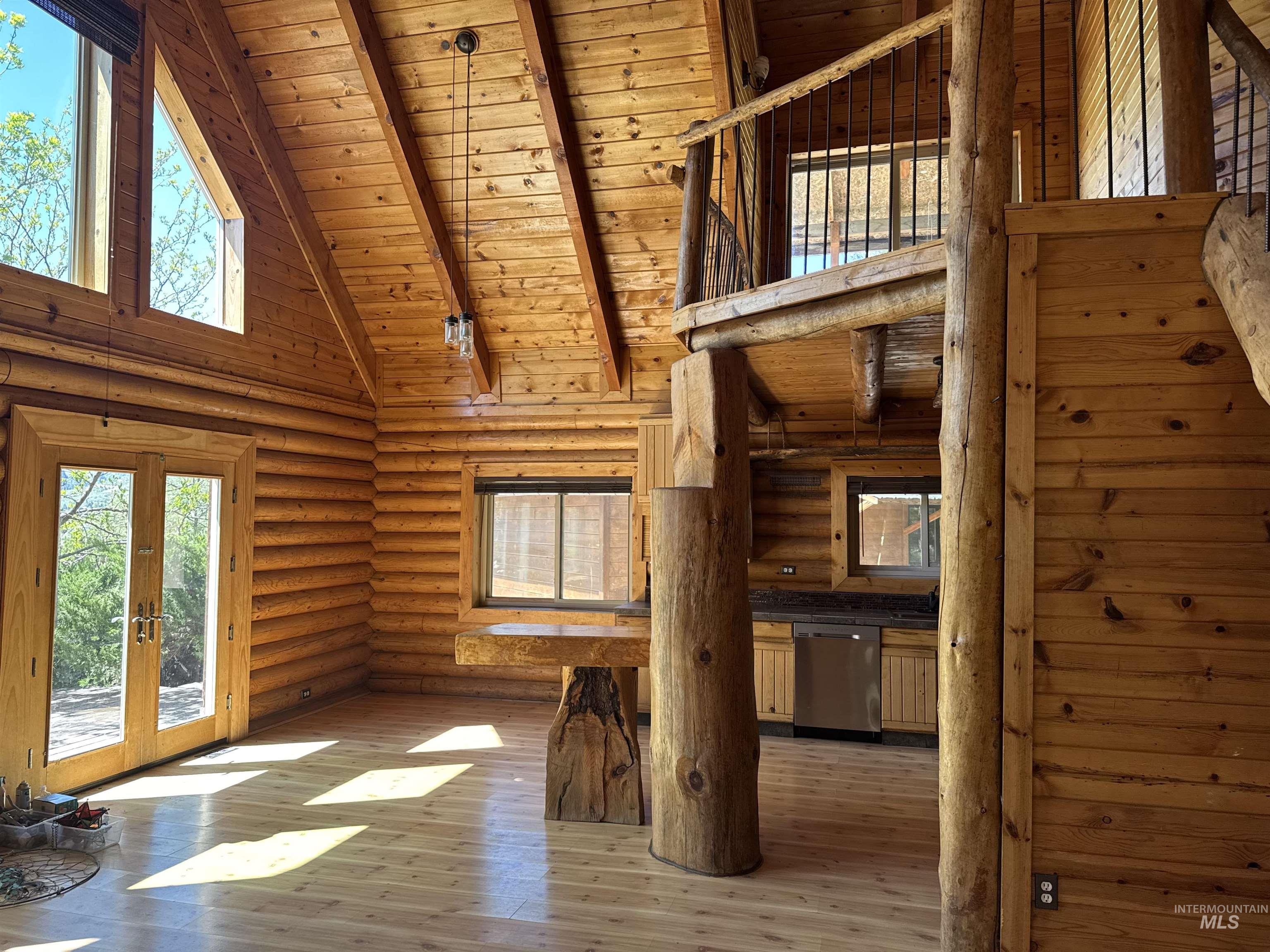42 Hummingbird Haven, Boise, Idaho 83616, 3 Bedrooms, 2 Bathrooms, Residential For Sale, Price $450,000,MLS 98986529
