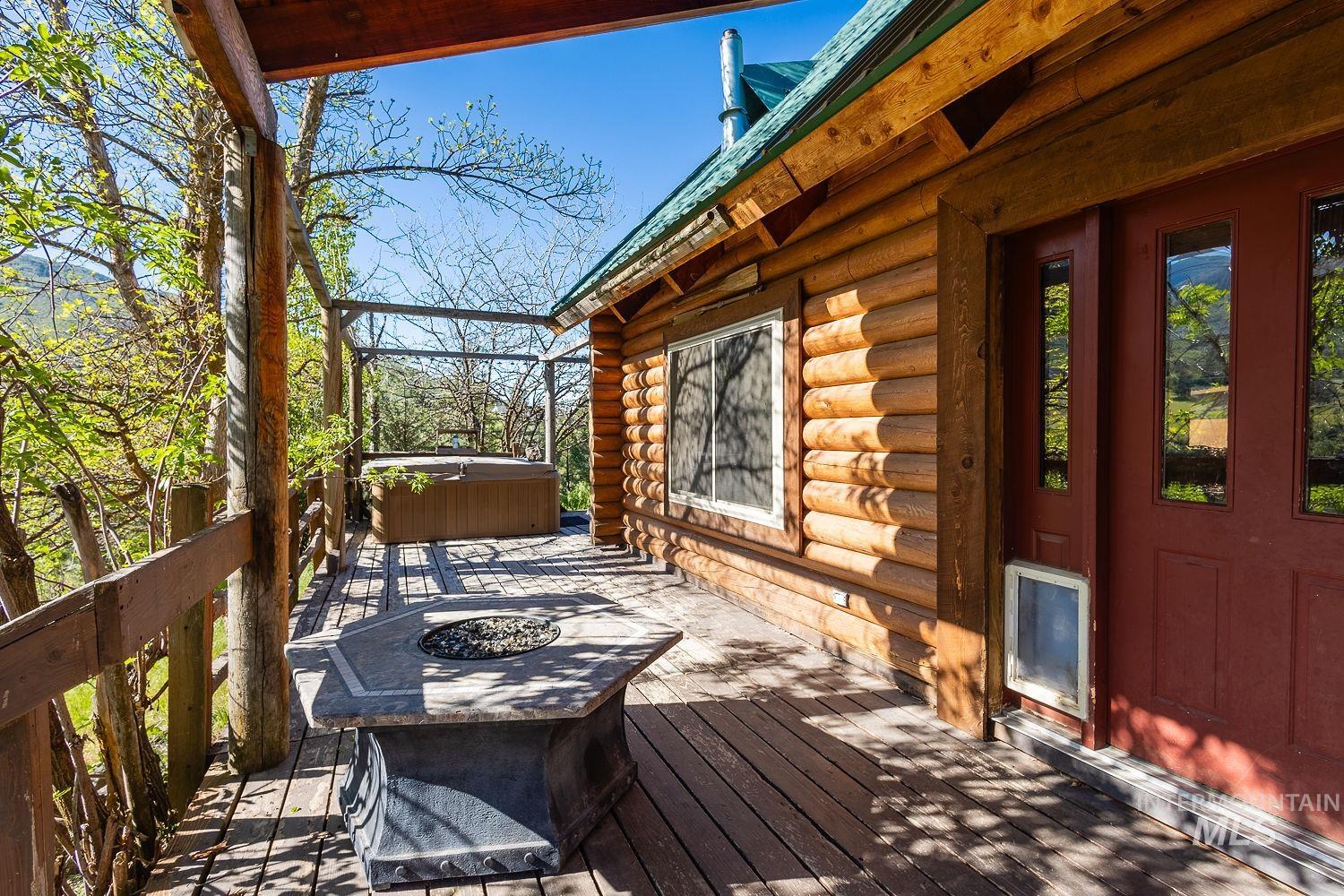 42 Hummingbird Haven, Boise, Idaho 83616, 3 Bedrooms, 2 Bathrooms, Residential For Sale, Price $450,000,MLS 98986529
