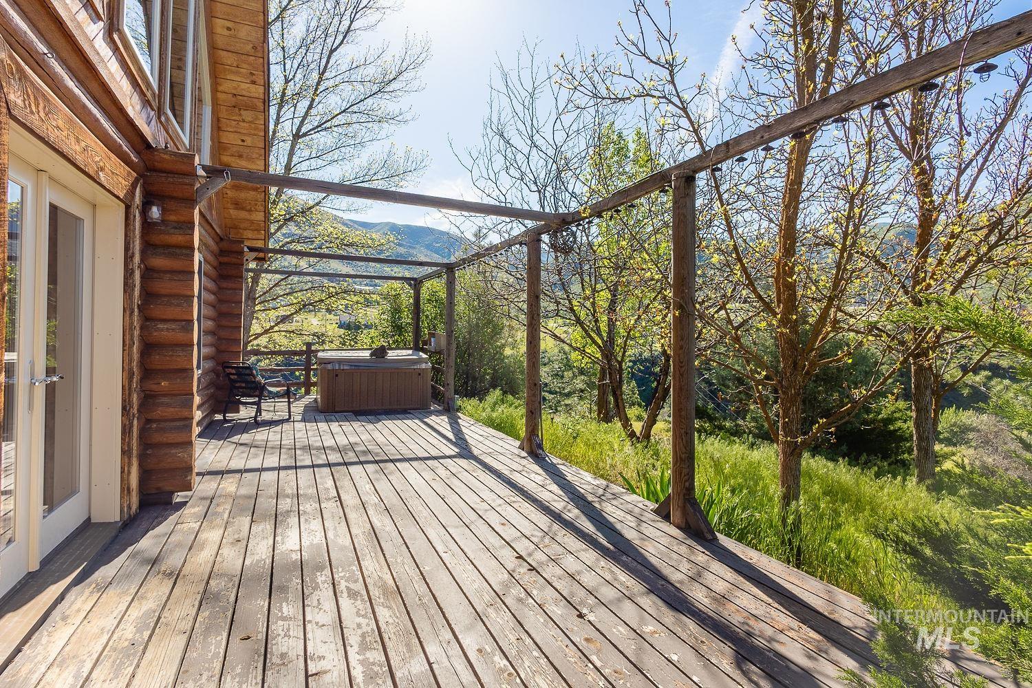 42 Hummingbird Haven, Boise, Idaho 83616, 3 Bedrooms, 2 Bathrooms, Residential For Sale, Price $450,000,MLS 98986529