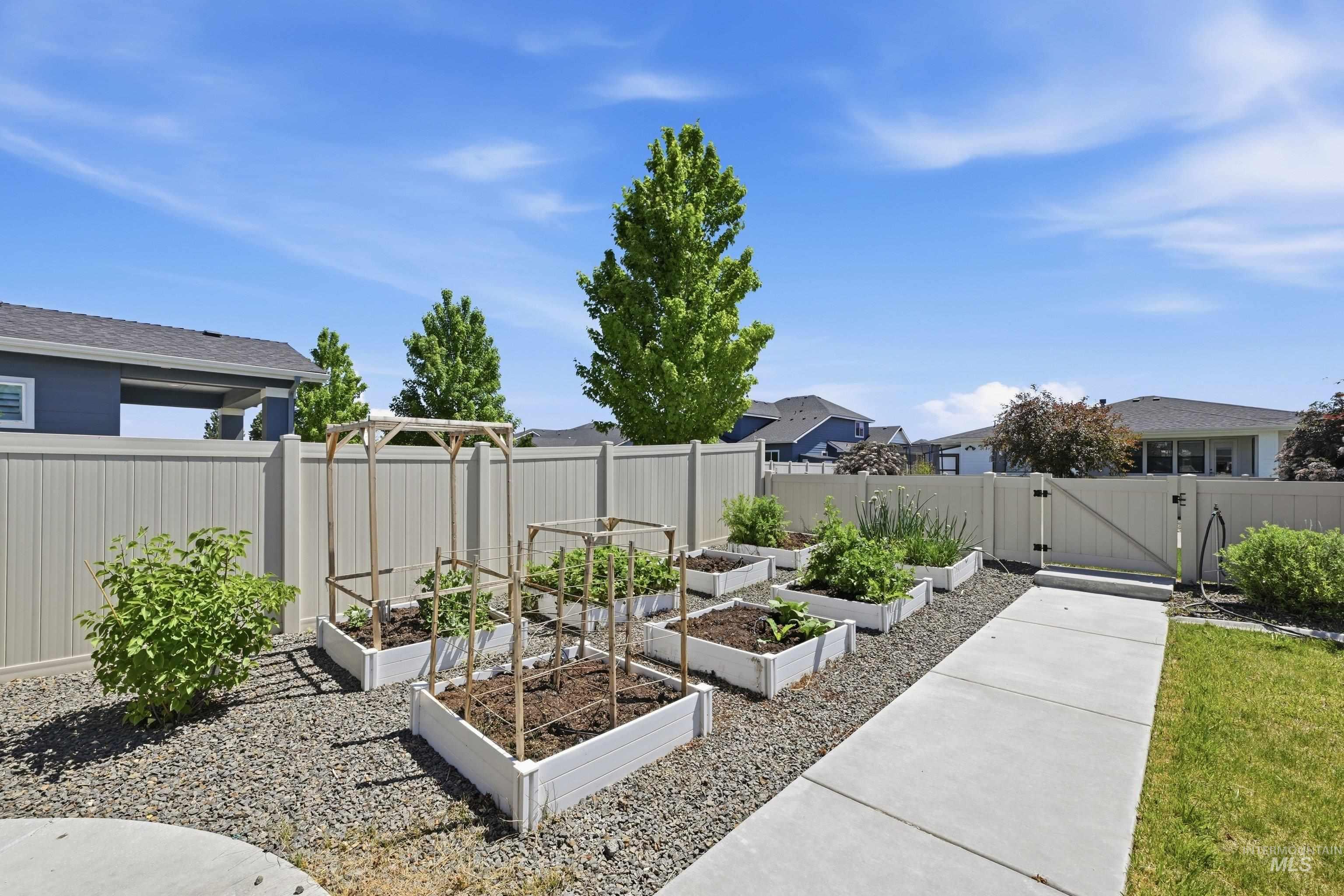 5437 W Philomena, Meridian, Idaho 83646, 5 Bedrooms, 4.5 Bathrooms, Residential For Sale, Price $1,079,900, 98986531
