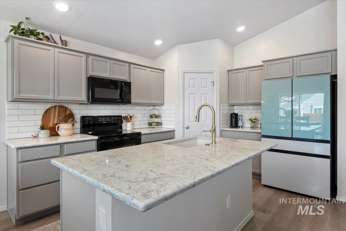 915 Accipiter Pl, Mountain Home, Idaho 83647, 3 Bedrooms, 2 Bathrooms, Residential For Sale, Price $395,000,MLS 98986533