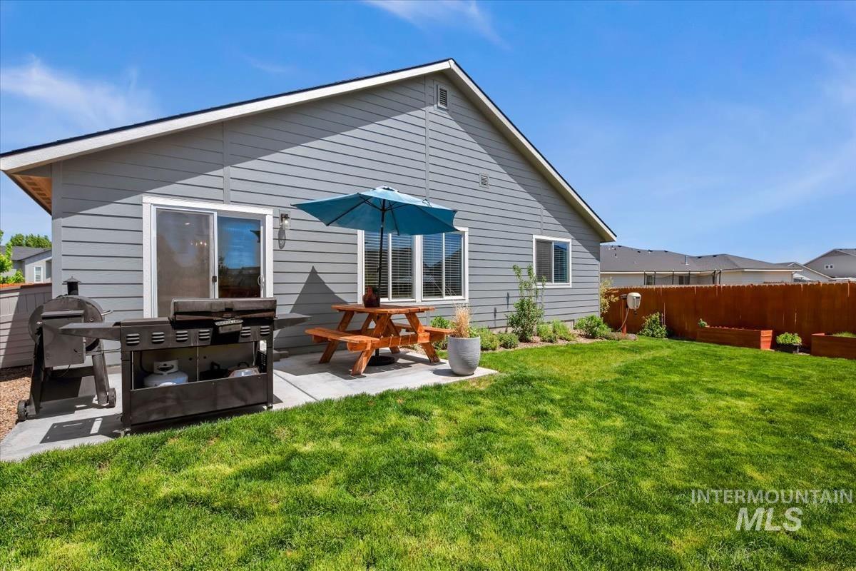 915 Accipiter Pl, Mountain Home, Idaho 83647, 3 Bedrooms, 2 Bathrooms, Residential For Sale, Price $395,000,MLS 98986533