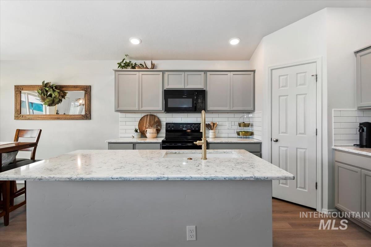 915 Accipiter Pl, Mountain Home, Idaho 83647, 3 Bedrooms, 2 Bathrooms, Residential For Sale, Price $395,000,MLS 98986533