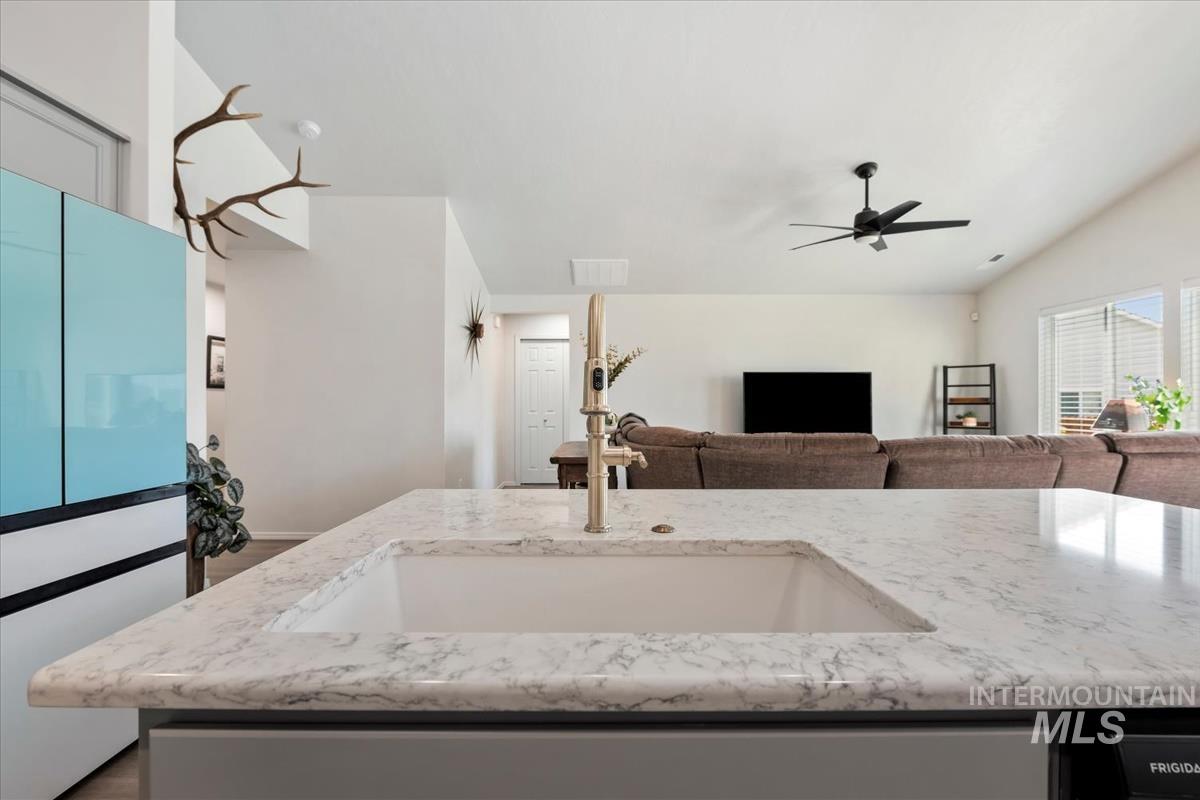 915 Accipiter Pl, Mountain Home, Idaho 83647, 3 Bedrooms, 2 Bathrooms, Residential For Sale, Price $395,000,MLS 98986533
