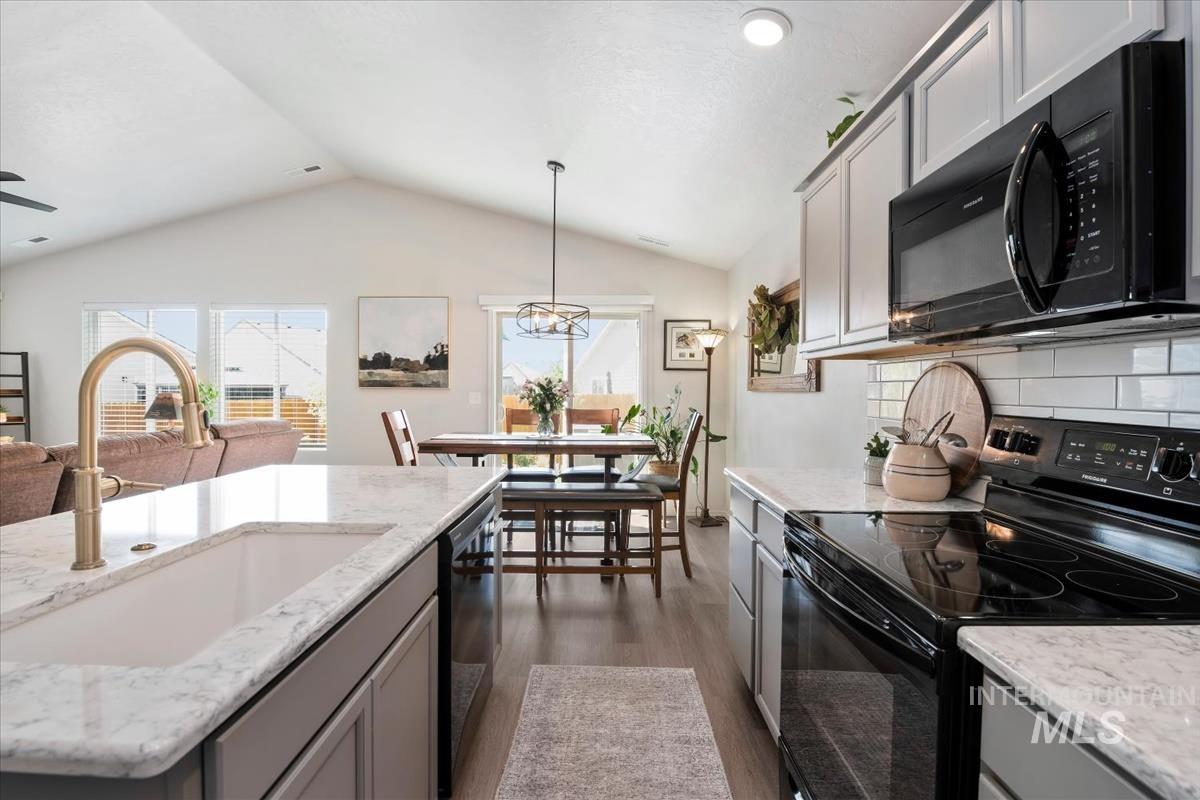 915 Accipiter Pl, Mountain Home, Idaho 83647, 3 Bedrooms, 2 Bathrooms, Residential For Sale, Price $395,000,MLS 98986533