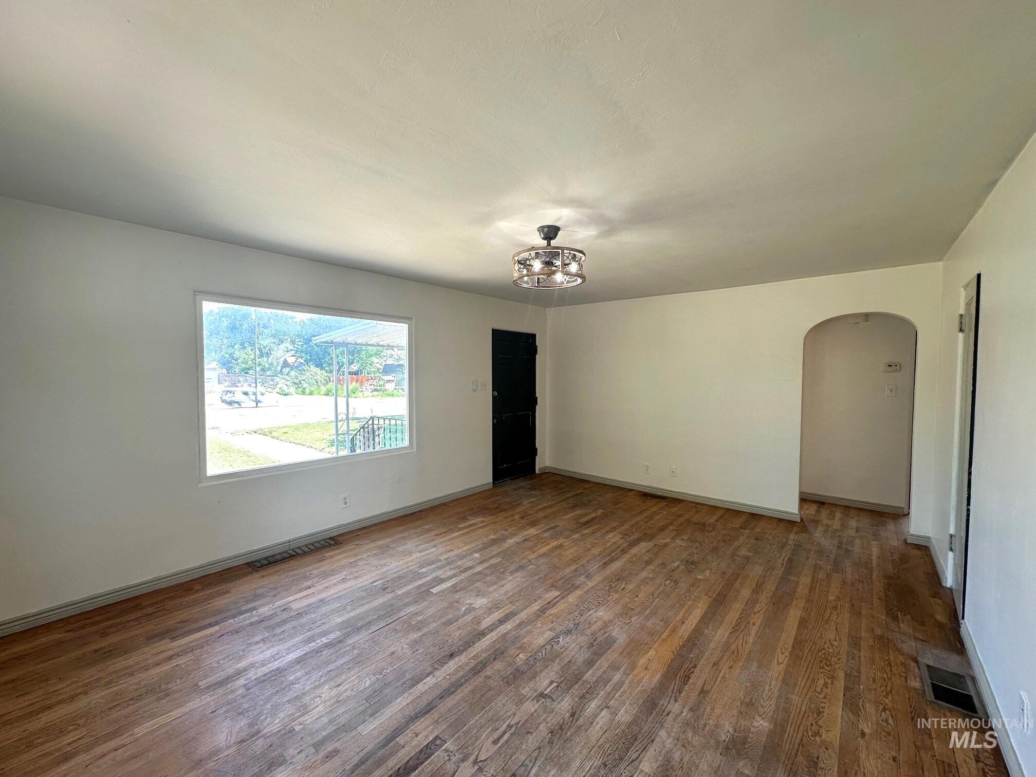 264 SW 10th Avenue, Ontario, Idaho 97914, 3 Bedrooms, 2 Bathrooms, Residential For Sale, Price $266,900, 98986534