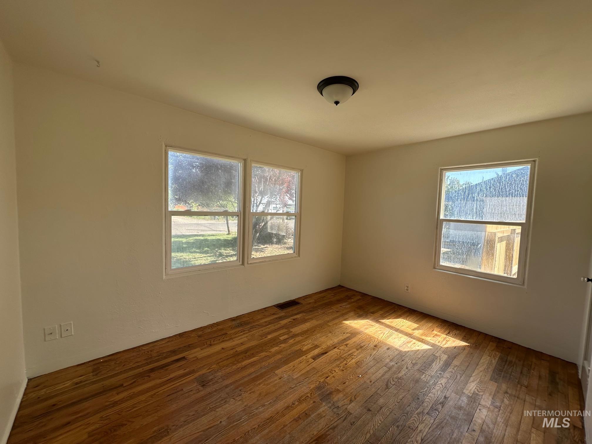 264 SW 10th Avenue, Ontario, Idaho 97914, 3 Bedrooms, 2 Bathrooms, Residential For Sale, Price $266,900, 98986534