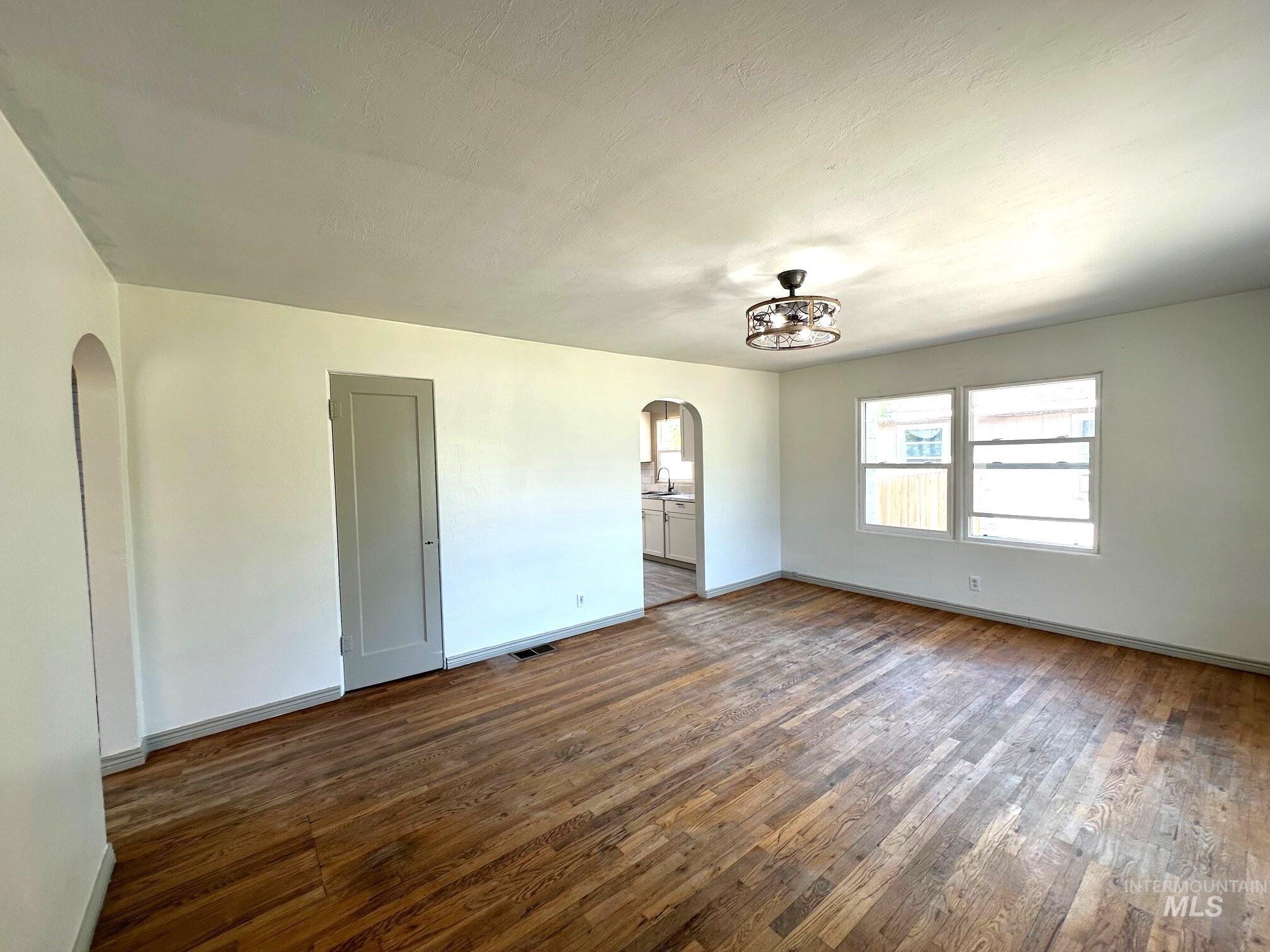 264 SW 10th Avenue, Ontario, Idaho 97914, 3 Bedrooms, 2 Bathrooms, Residential For Sale, Price $266,900, 98986534