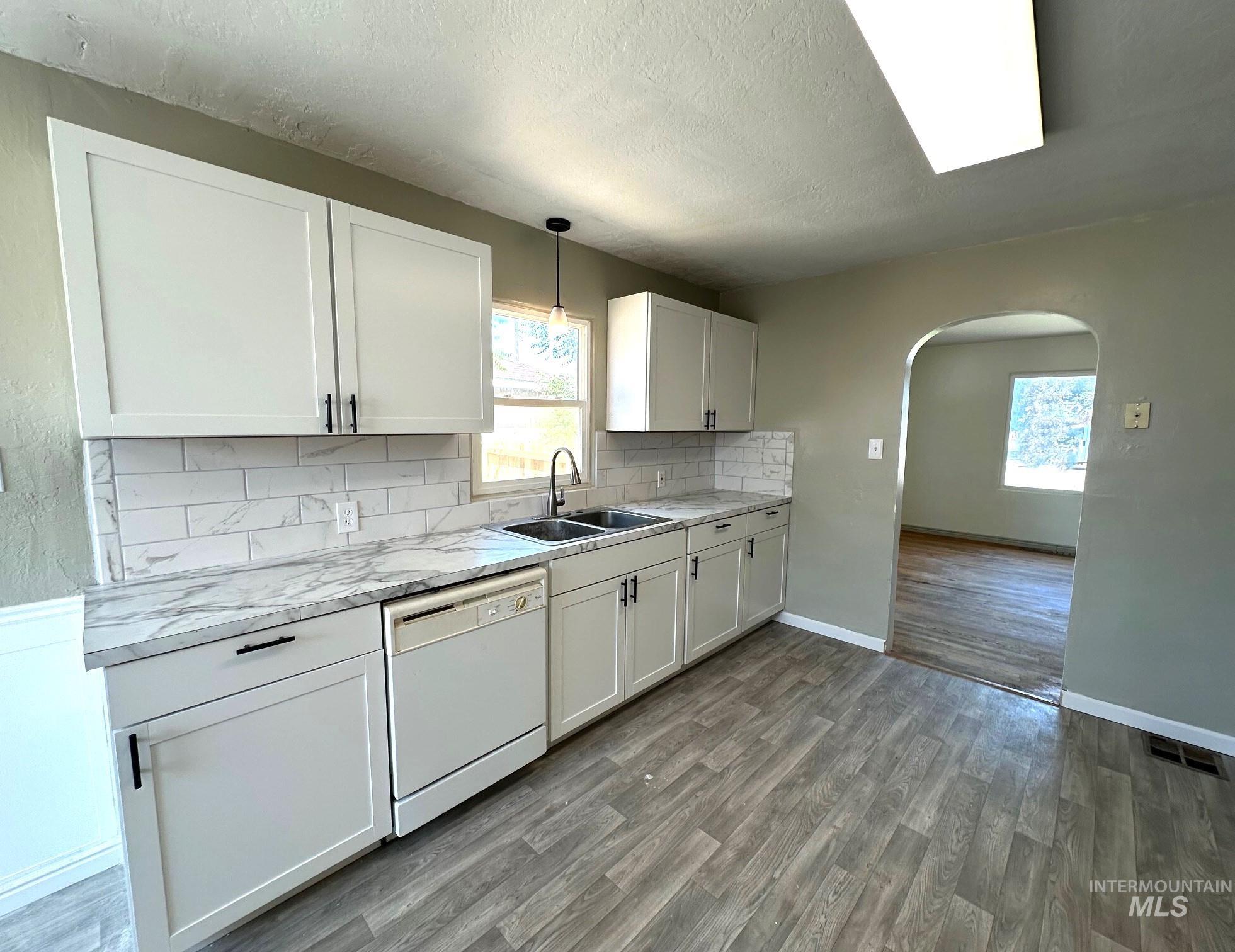 264 SW 10th Avenue, Ontario, Idaho 97914, 3 Bedrooms, 2 Bathrooms, Residential For Sale, Price $266,900, 98986534
