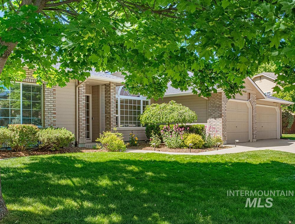 5449 S Broadwing Way, Boise, Idaho 83716, 4 Bedrooms, 2 Bathrooms, Residential For Sale, Price $895,000, 98986535