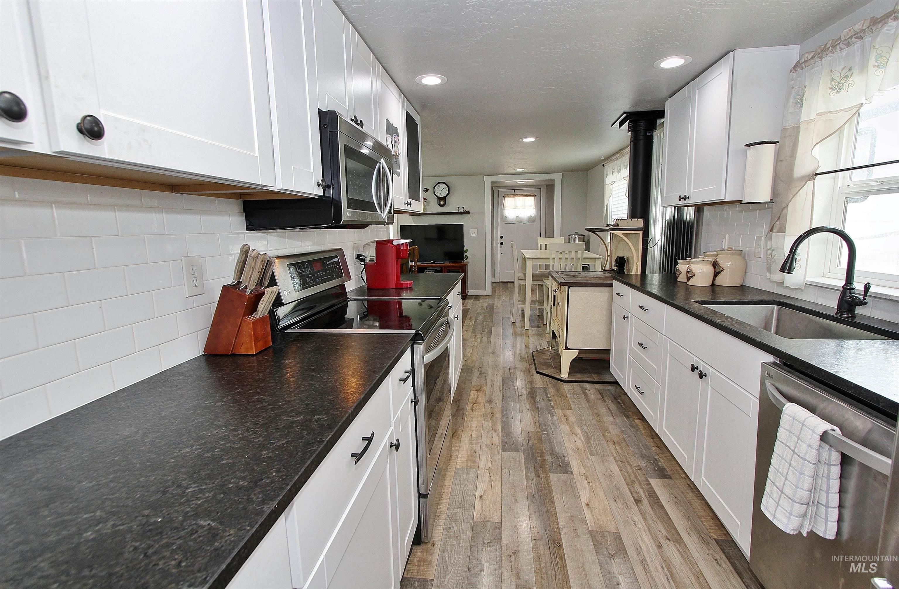 263 N Fargo Ave, Notus, Idaho 83656, 3 Bedrooms, 2 Bathrooms, Residential For Sale, Price $355,000, 98986537