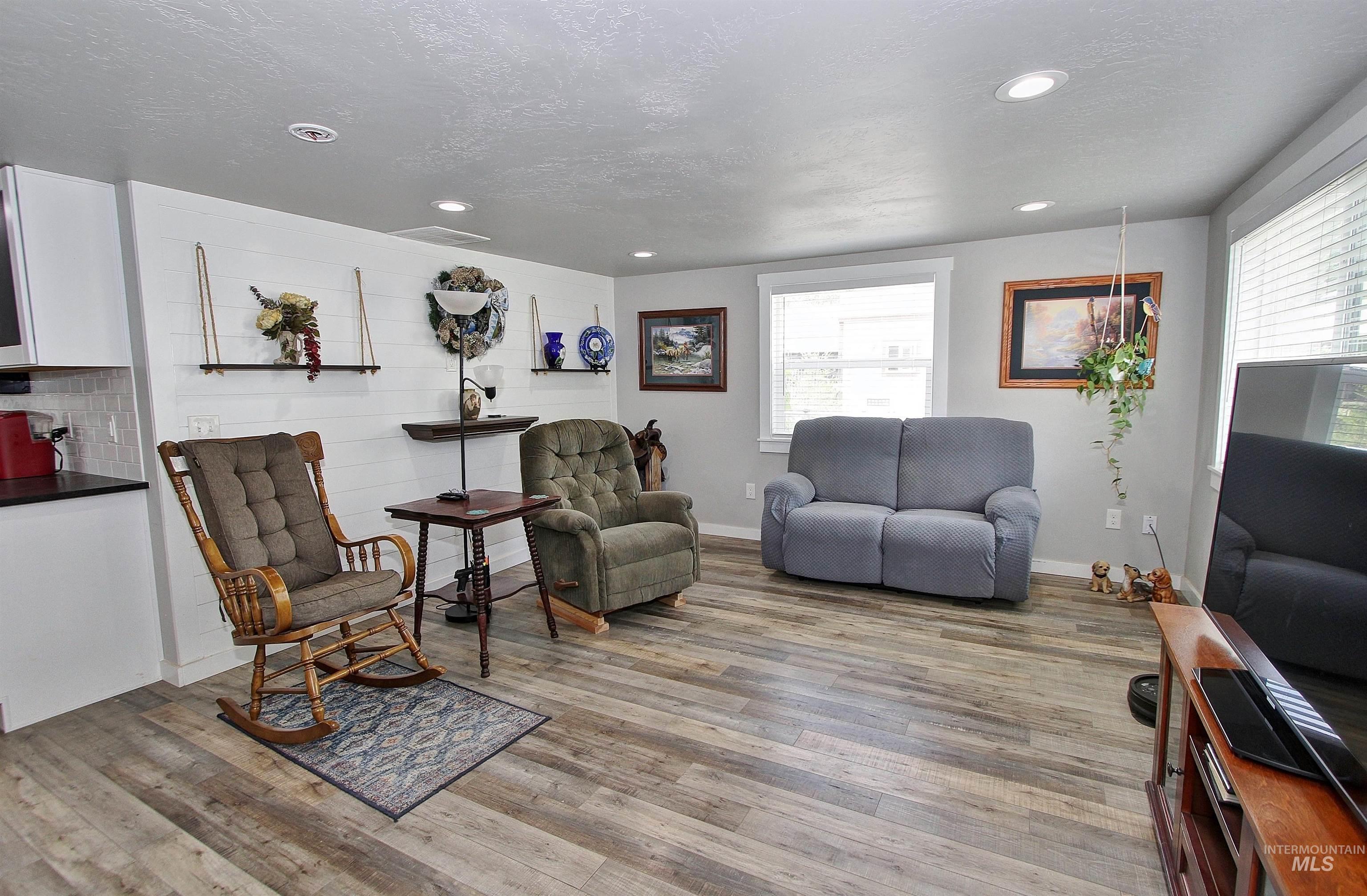 263 N Fargo Ave, Notus, Idaho 83656, 3 Bedrooms, 2 Bathrooms, Residential For Sale, Price $355,000, 98986537