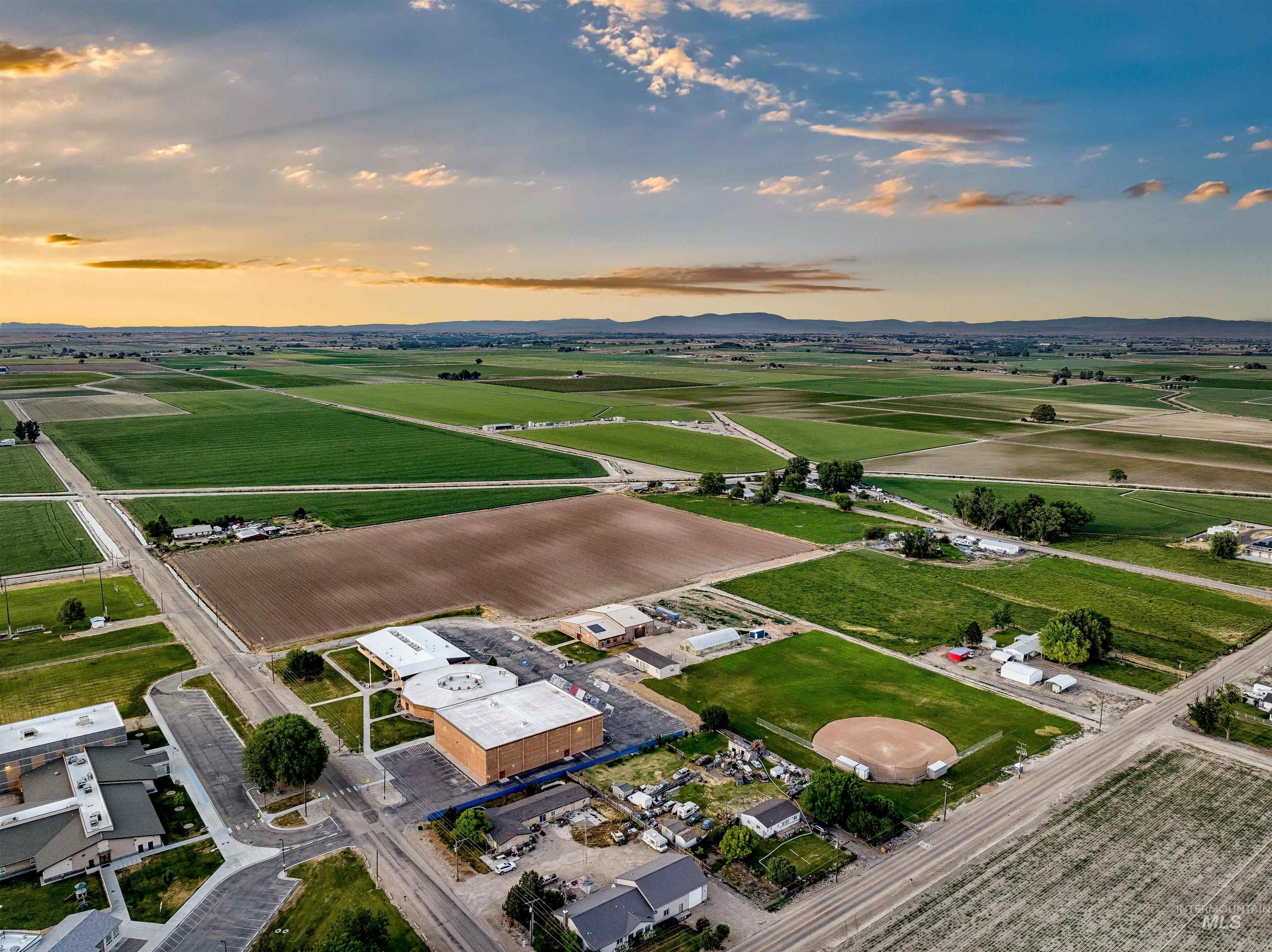 263 N Fargo Ave, Notus, Idaho 83656, 3 Bedrooms, 2 Bathrooms, Residential For Sale, Price $355,000, 98986537