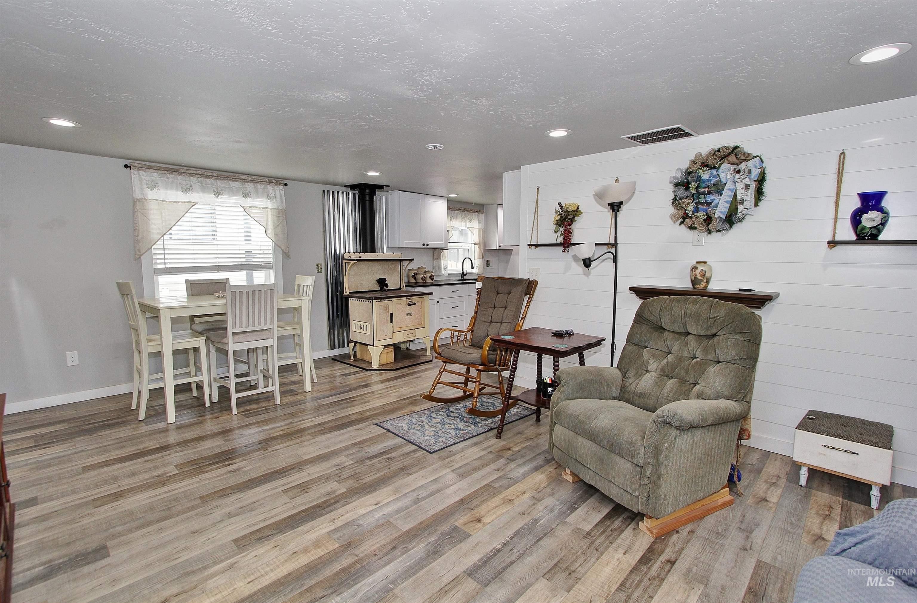 263 N Fargo Ave, Notus, Idaho 83656, 3 Bedrooms, 2 Bathrooms, Residential For Sale, Price $355,000, 98986537