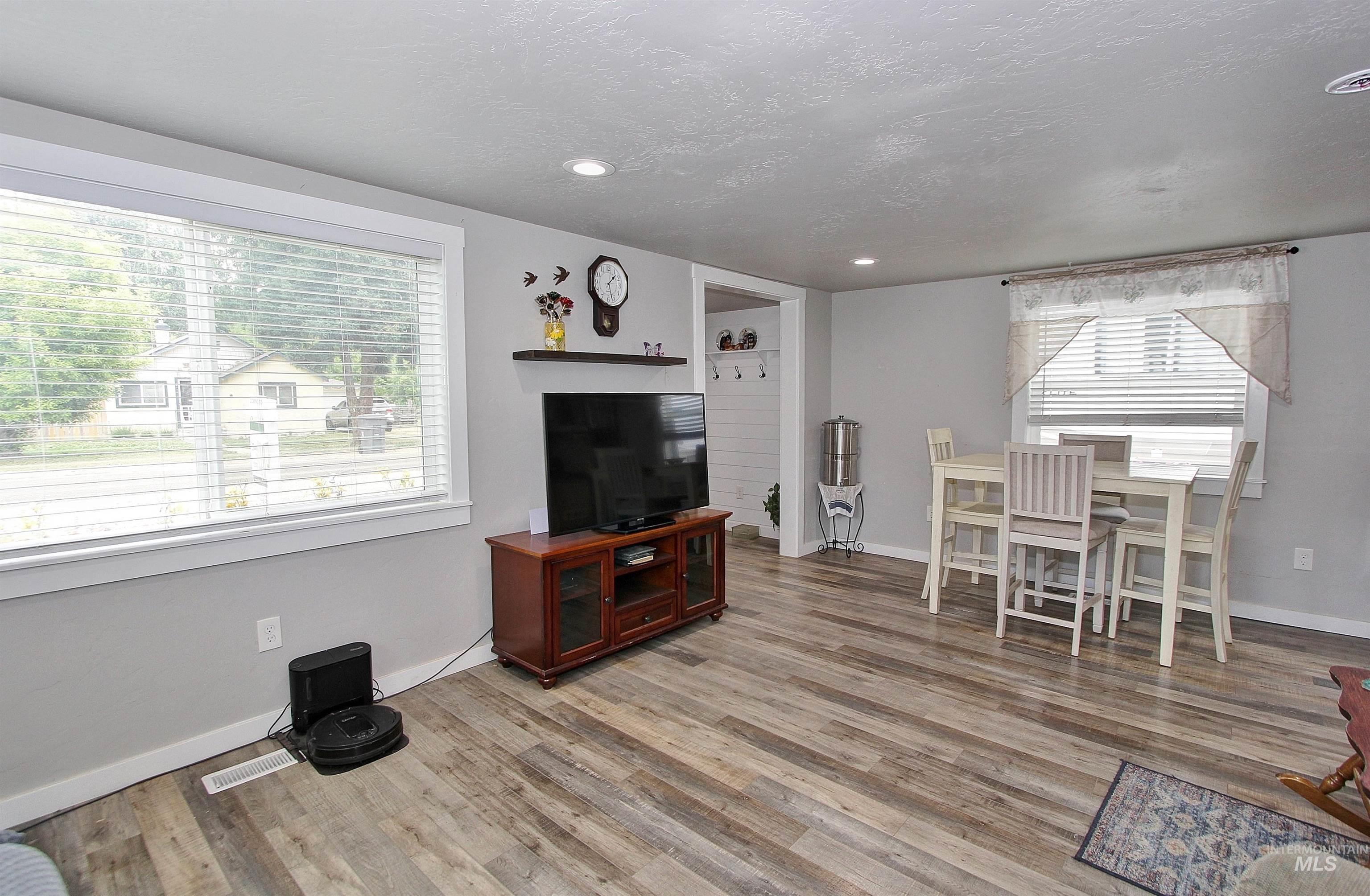 263 N Fargo Ave, Notus, Idaho 83656, 3 Bedrooms, 2 Bathrooms, Residential For Sale, Price $355,000, 98986537