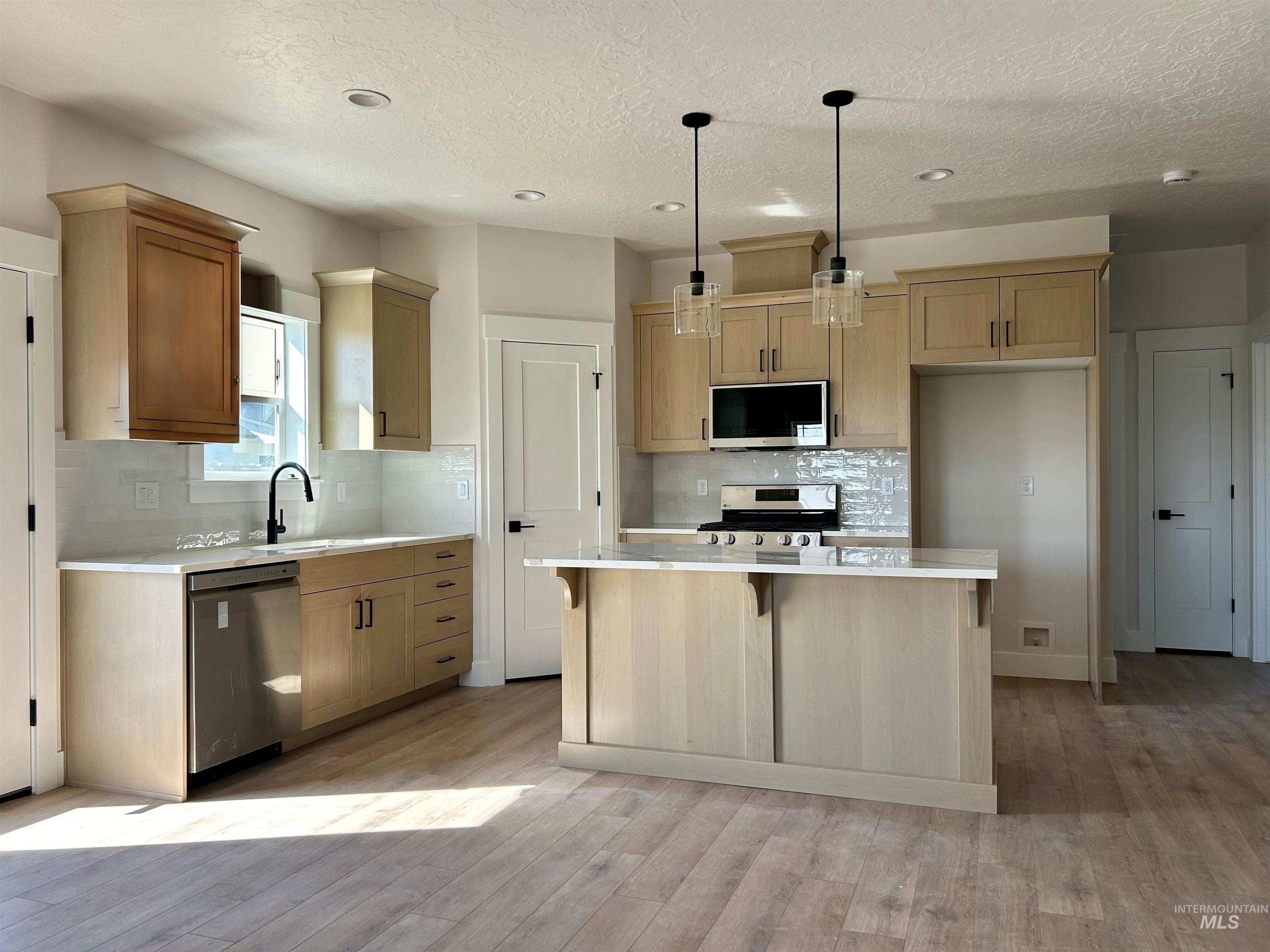 955 N 15th St, Payette, Idaho 83661, 2 Bedrooms, 2 Bathrooms, Residential For Sale, Price $325,000,MLS 98986539