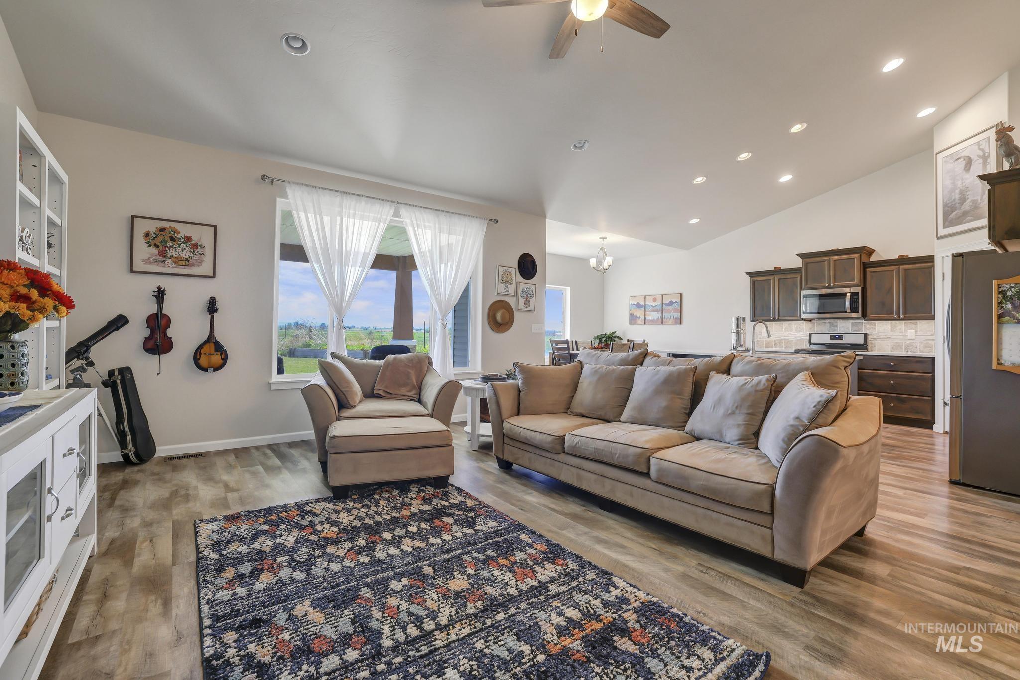 1489 Summer Springs, Buhl, Idaho 83301, 3 Bedrooms, 2 Bathrooms, Residential For Sale, Price $429,900,MLS 98986540