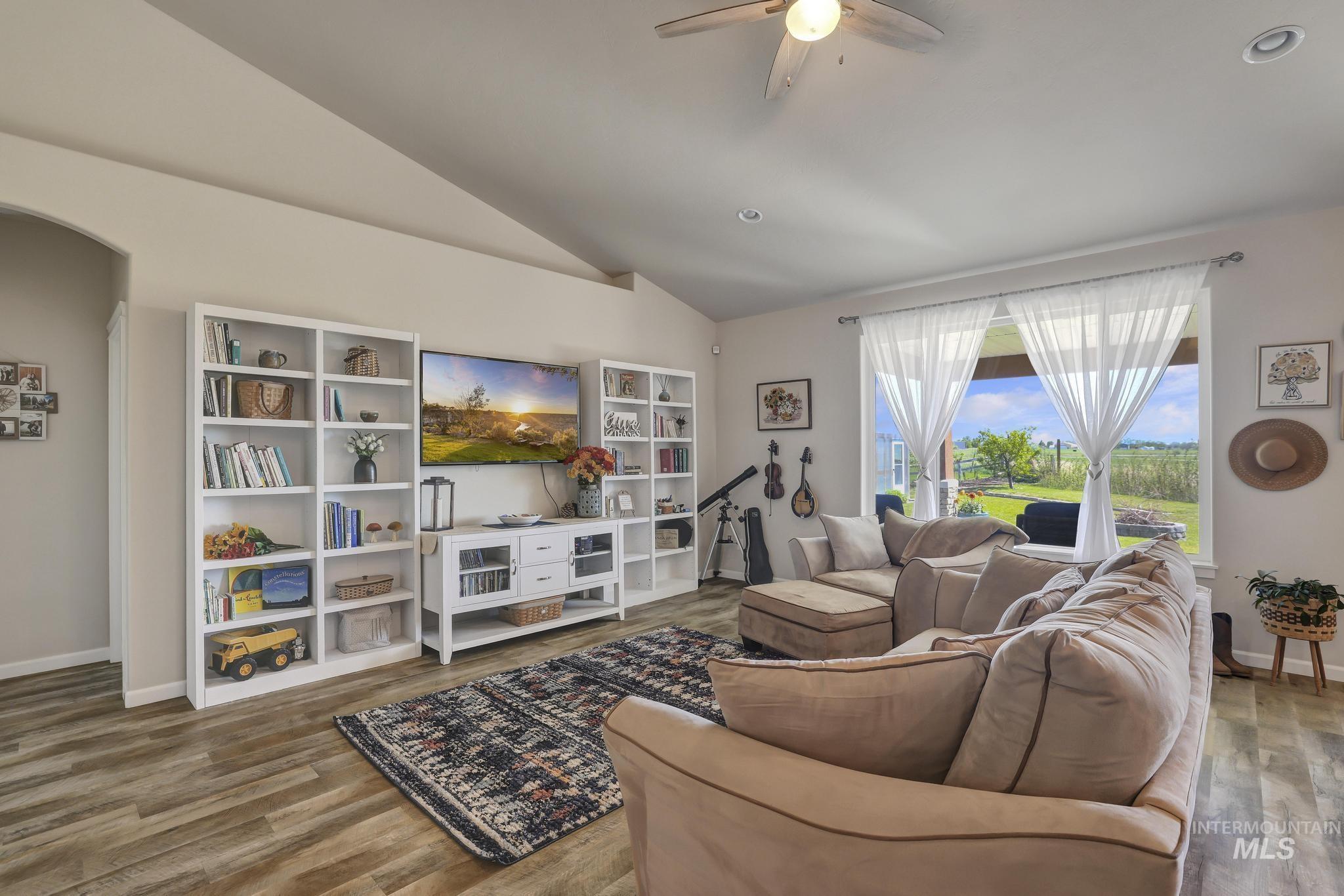 1489 Summer Springs, Buhl, Idaho 83301, 3 Bedrooms, 2 Bathrooms, Residential For Sale, Price $429,900,MLS 98986540