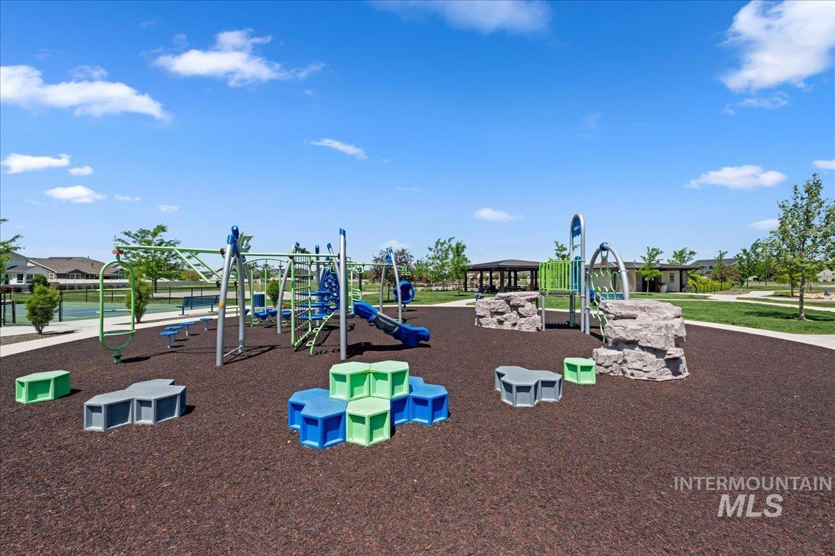 5357 W Riva Capri Street, Meridian, Idaho 83646, 4 Bedrooms, 2.5 Bathrooms, Residential For Sale, Price $549,900, 98986541