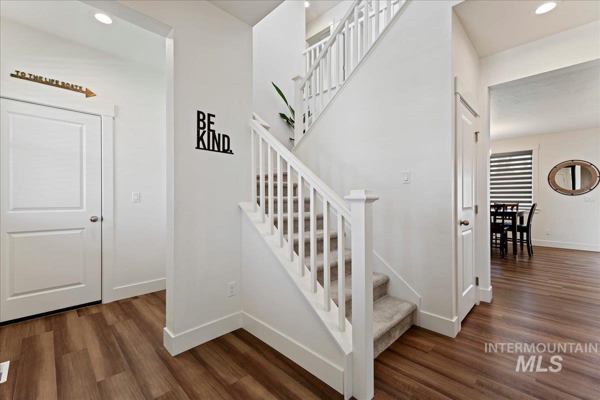5357 W Riva Capri Street, Meridian, Idaho 83646, 4 Bedrooms, 2.5 Bathrooms, Residential For Sale, Price $549,900, 98986541