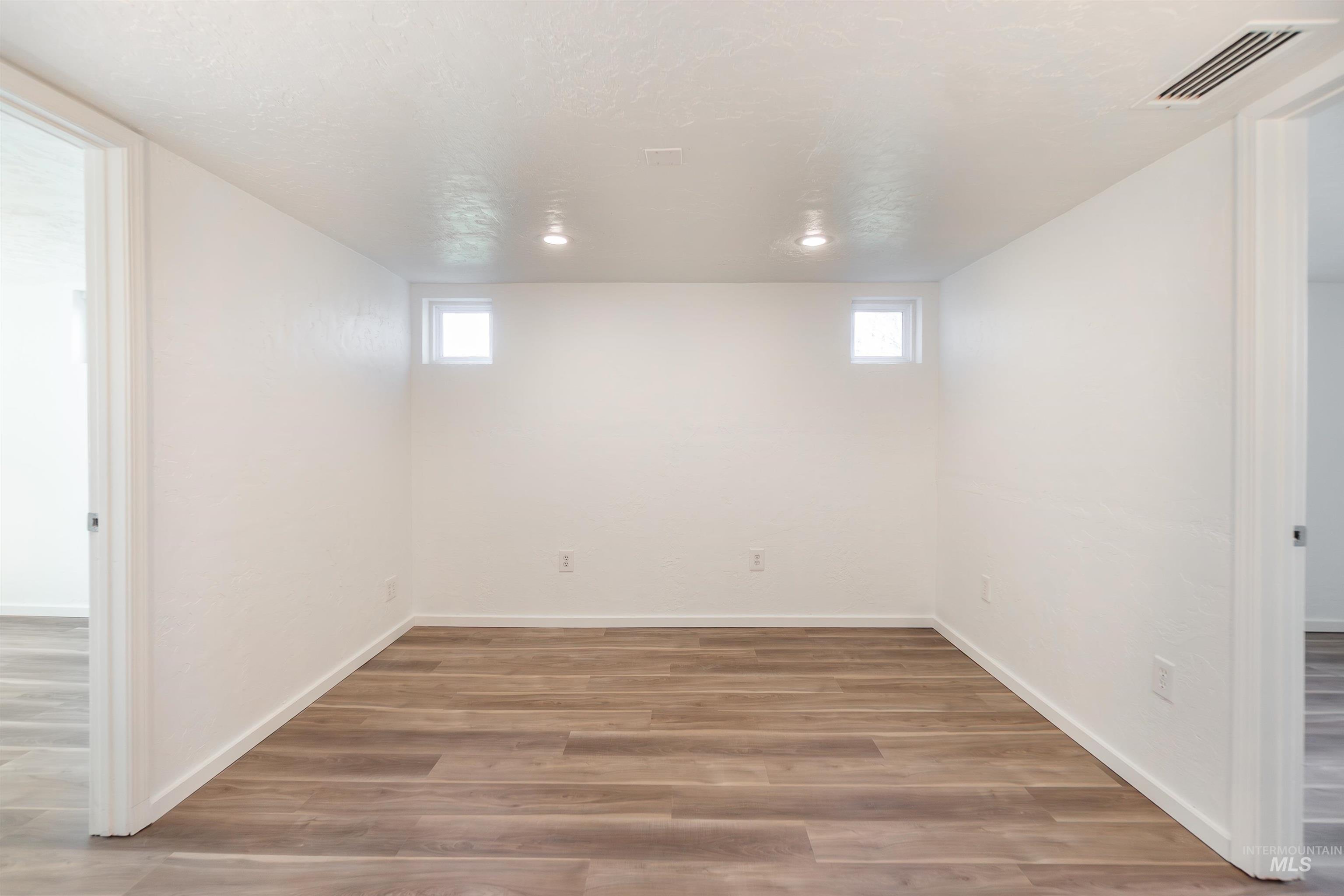 1124 14th Ave S, Nampa, Idaho 83651, 5 Bedrooms, 2 Bathrooms, Residential For Sale, Price $434,999, 98986542