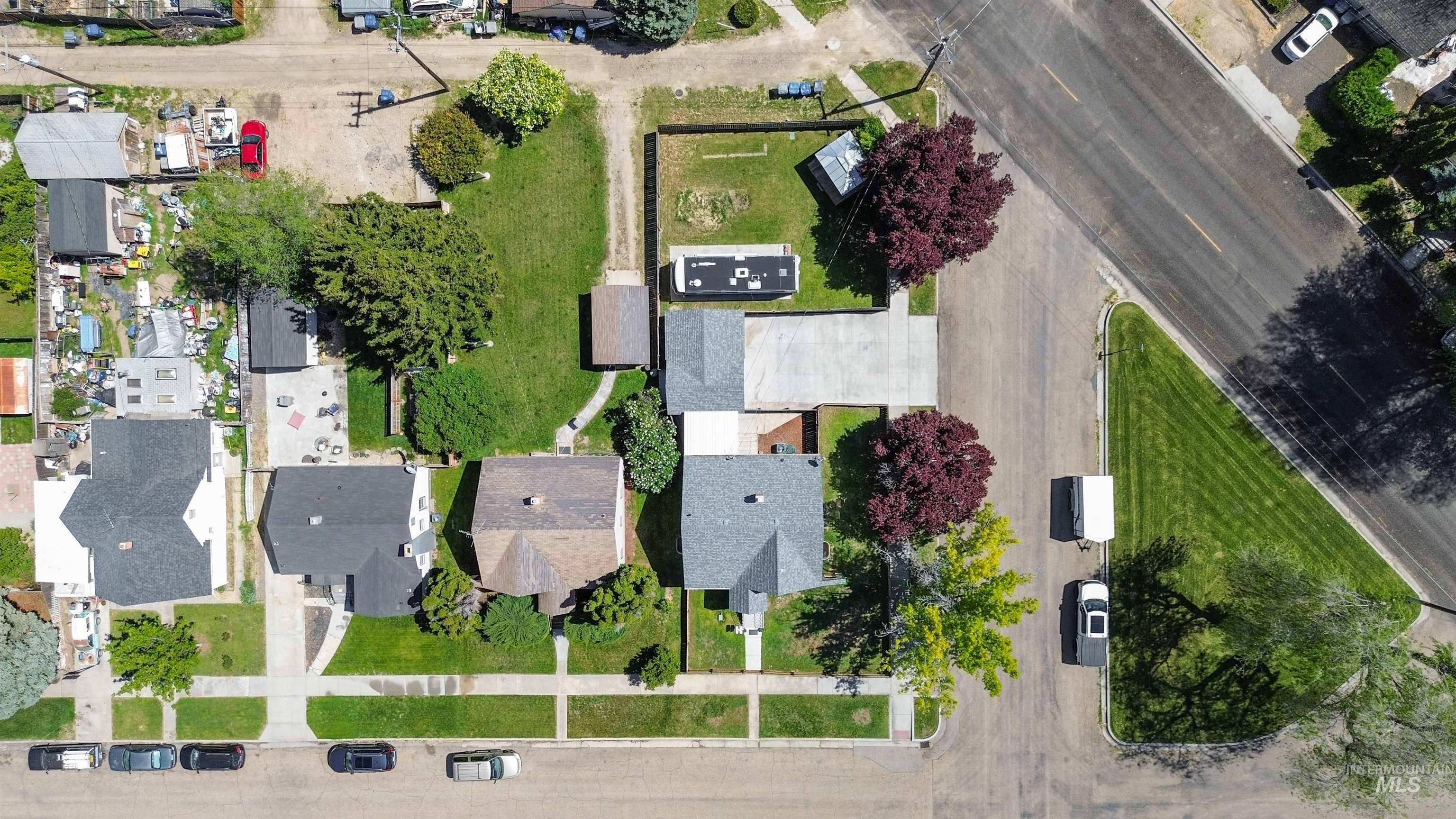 1124 14th Ave S, Nampa, Idaho 83651, 5 Bedrooms, 2 Bathrooms, Residential For Sale, Price $434,999, 98986542