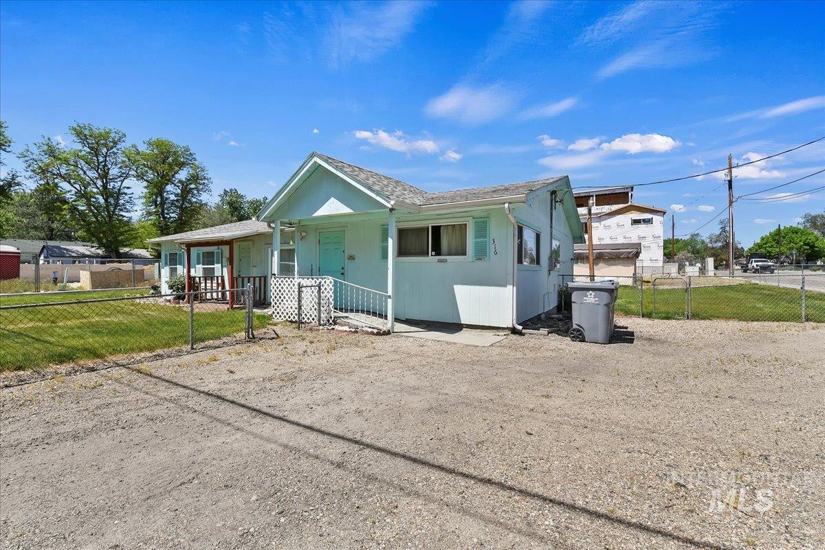 316 E 45th St, Garden City, Idaho 83714, 2 Bedrooms, 2 Bathrooms, Residential For Sale, Price $399,000, 98986545