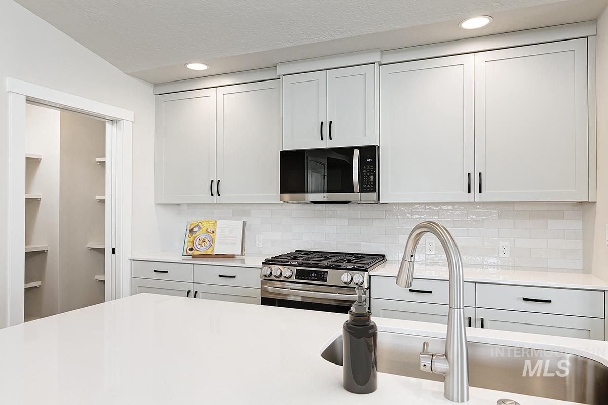 1761 E Hadler St., Meridian, Idaho 83642, 3 Bedrooms, 2 Bathrooms, Residential For Sale, Price $484,800, 98986549
