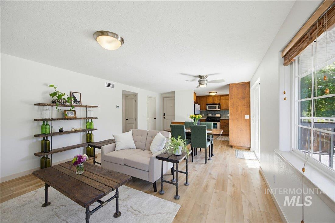 423 W Village Lane, Boise, Idaho 83702, 2 Bedrooms, 1 Bathroom, Residential For Sale, Price $299,900, 98986550
