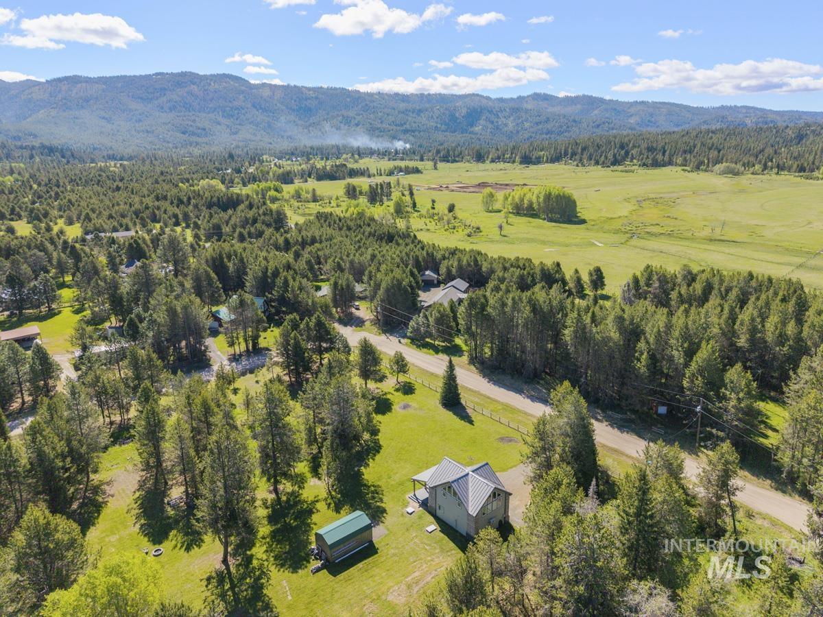 79 Sun Valley Place, Cascade, Idaho 83611, 2 Bedrooms, 3 Bathrooms, Residential For Sale, Price $559,000, 98986554
