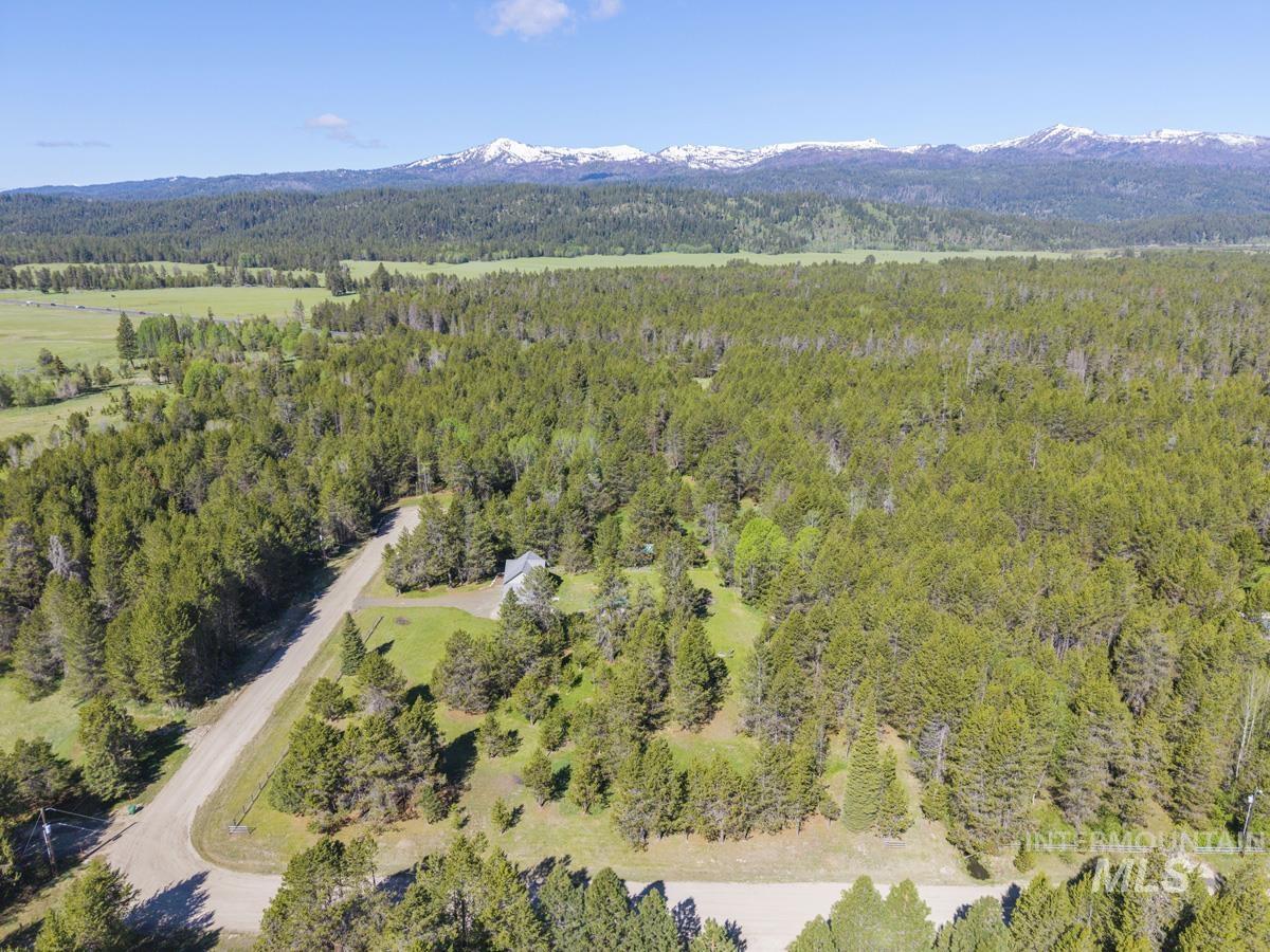 79 Sun Valley Place, Cascade, Idaho 83611, 2 Bedrooms, 3 Bathrooms, Residential For Sale, Price $559,000, 98986554