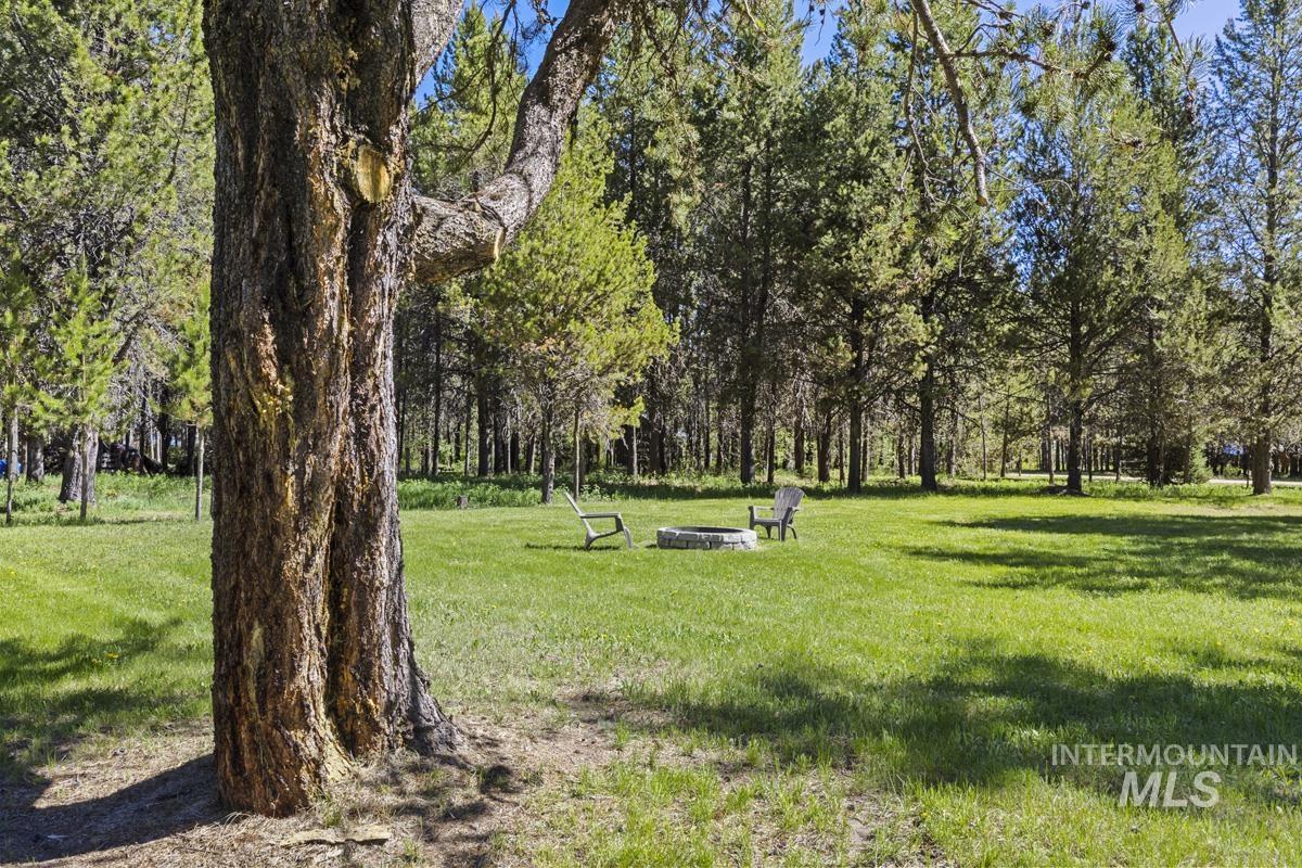 79 Sun Valley Place, Cascade, Idaho 83611, 2 Bedrooms, 3 Bathrooms, Residential For Sale, Price $559,000, 98986554