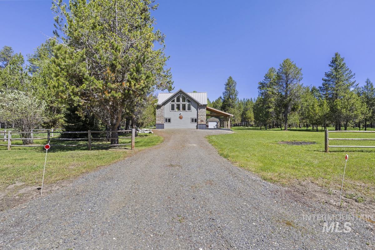 79 Sun Valley Place, Cascade, Idaho 83611, 2 Bedrooms, 3 Bathrooms, Residential For Sale, Price $559,000, 98986554