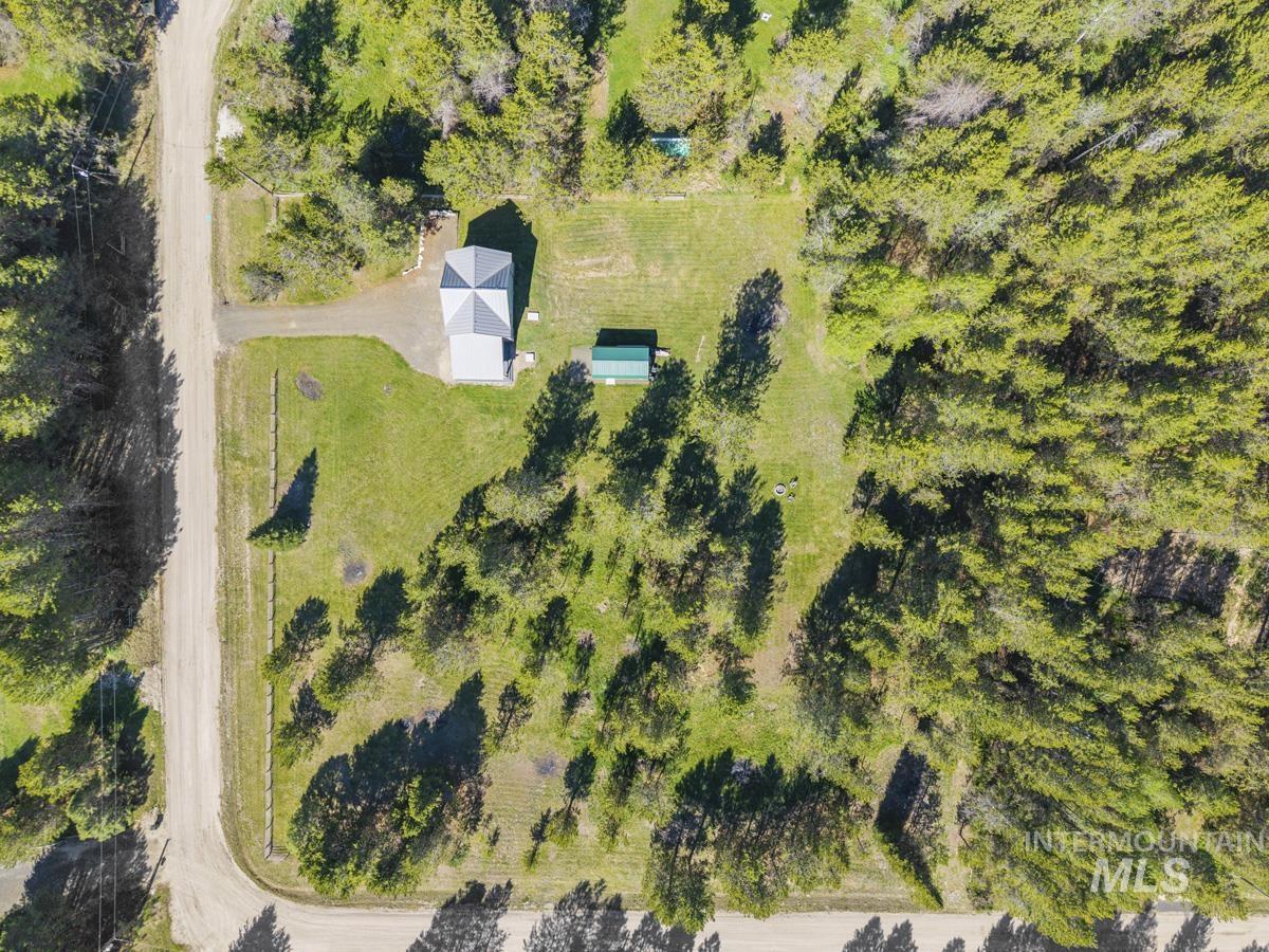 79 Sun Valley Place, Cascade, Idaho 83611, 2 Bedrooms, 3 Bathrooms, Residential For Sale, Price $559,000, 98986554