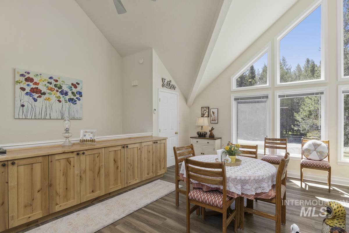 79 Sun Valley Place, Cascade, Idaho 83611, 2 Bedrooms, 3 Bathrooms, Residential For Sale, Price $559,000, 98986554