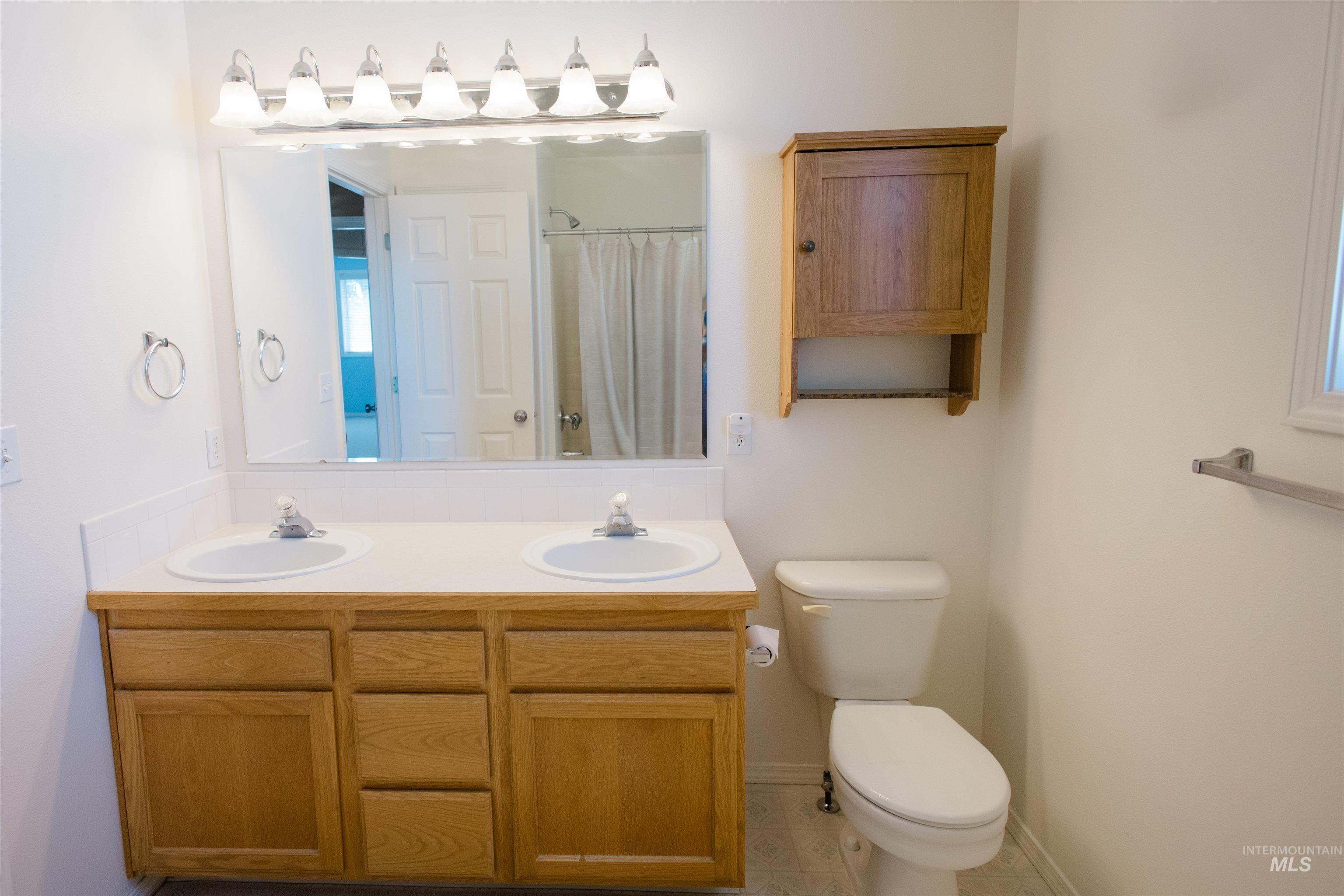 1550 Targhee, Mountain Home, Idaho 83647, 4 Bedrooms, 3 Bathrooms, Residential For Sale, Price $390,000,MLS 98986558