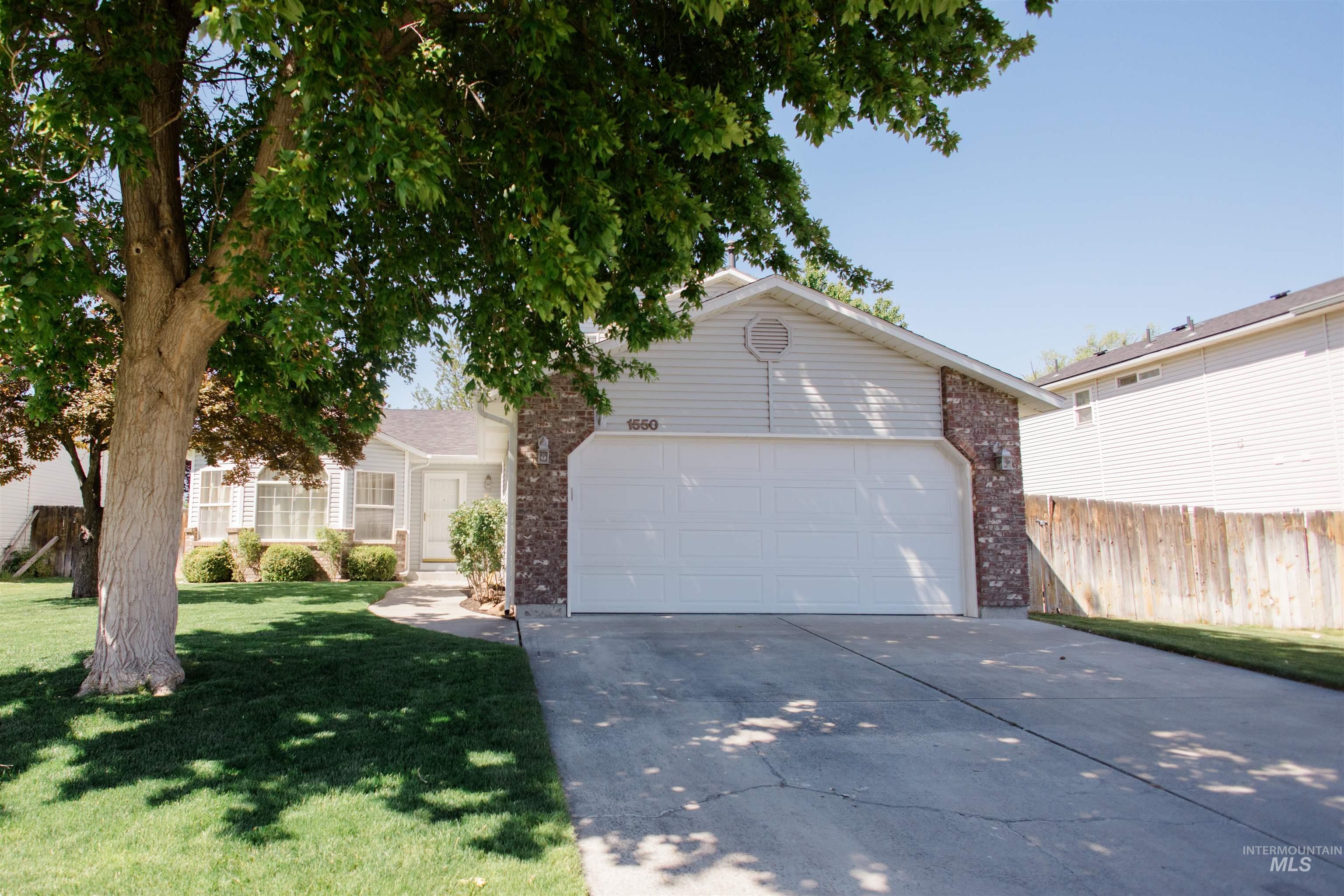 1550 Targhee, Mountain Home, Idaho 83647, 4 Bedrooms, 3 Bathrooms, Residential For Sale, Price $390,000,MLS 98986558