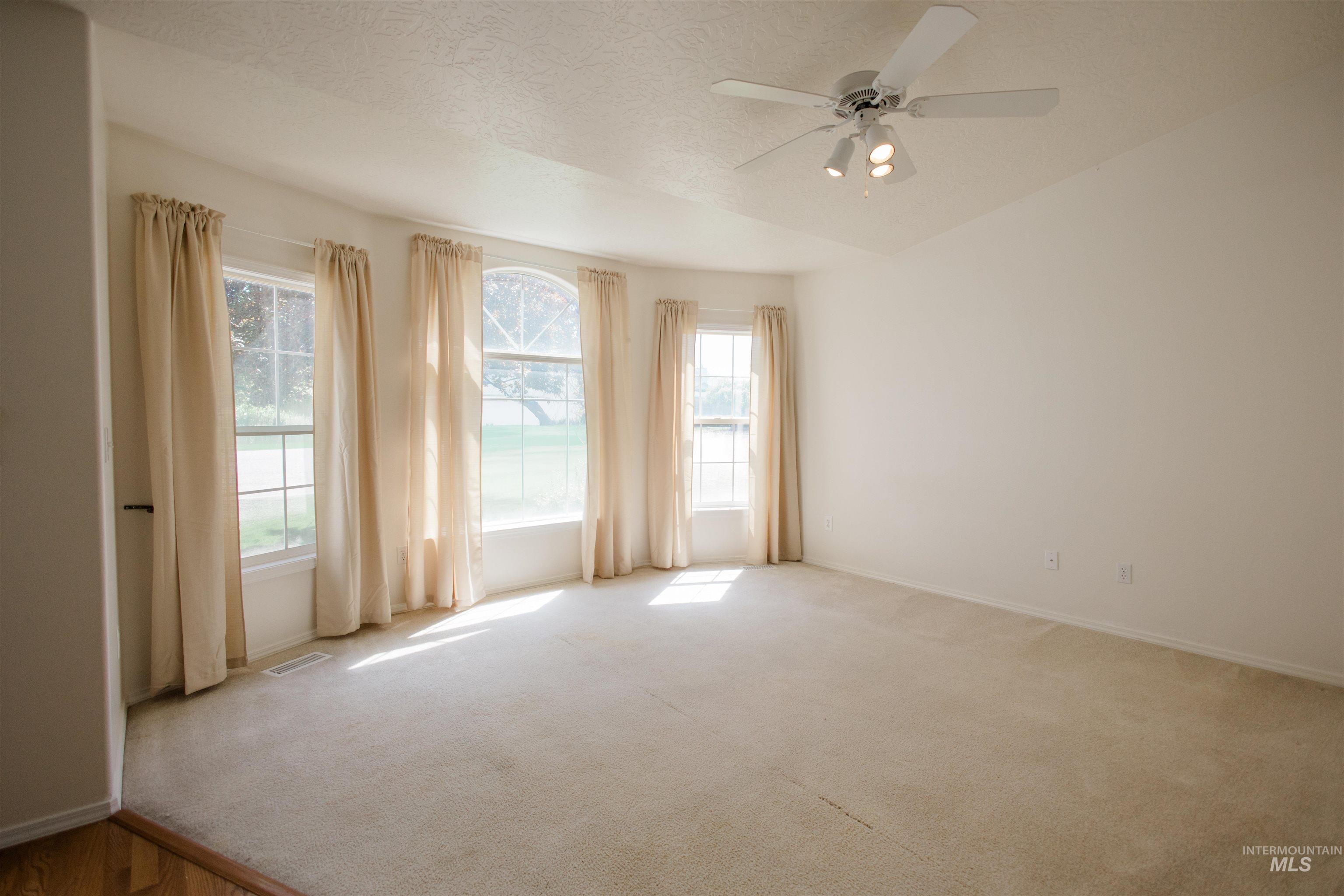 1550 Targhee, Mountain Home, Idaho 83647, 4 Bedrooms, 3 Bathrooms, Residential For Sale, Price $390,000,MLS 98986558
