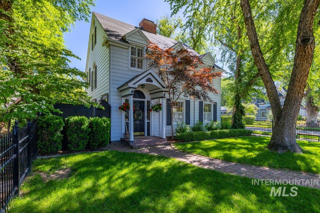 1424 E Warm Springs Ave, Boise, Idaho 83712-8027, 4 Bedrooms, 2.5 Bathrooms, Residential For Sale, Price $1,600,000, 98986560