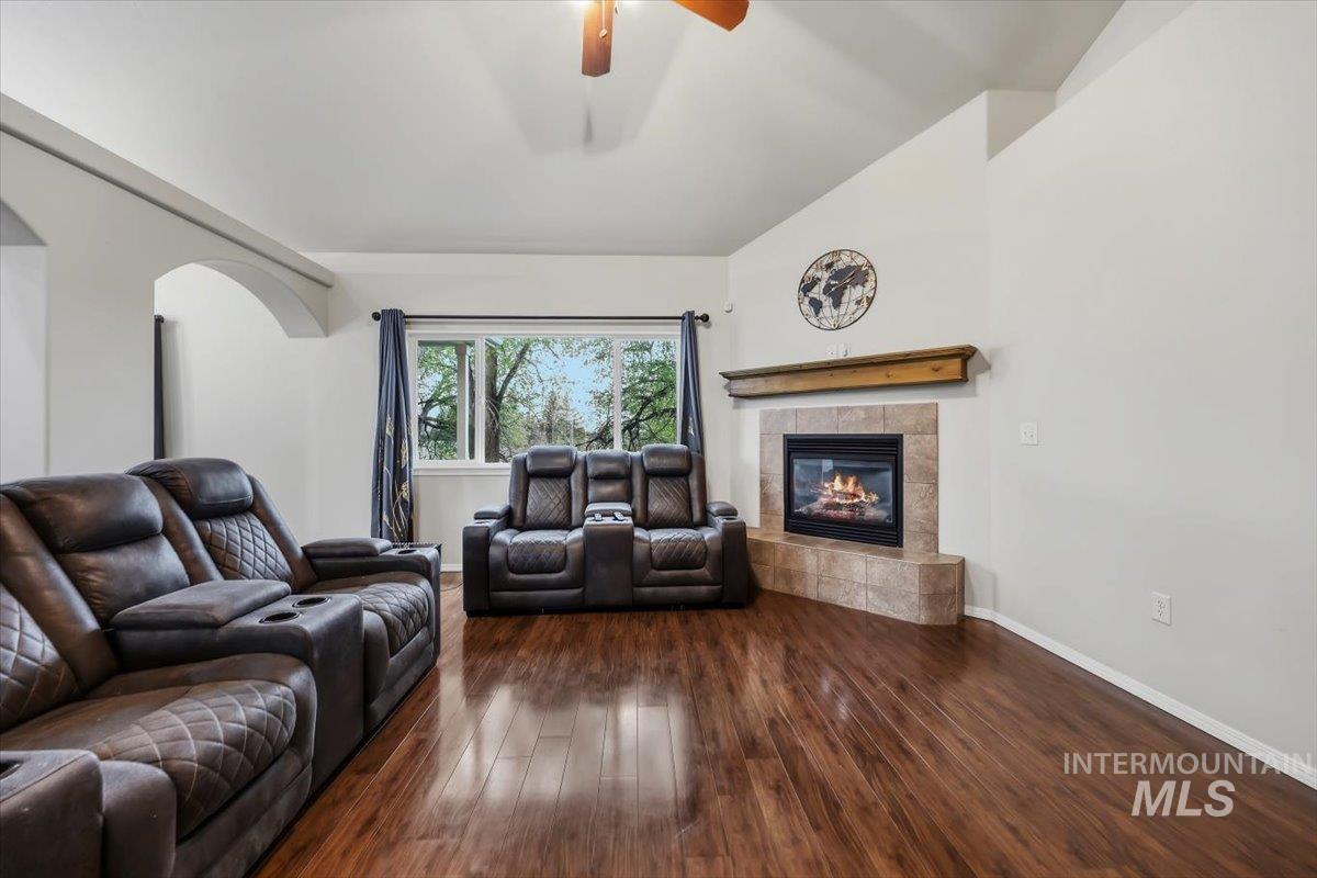 609 Glen Eagle Dr, Jerome, Idaho 83338, 4 Bedrooms, 2 Bathrooms, Residential For Sale, Price $434,900, 98986563