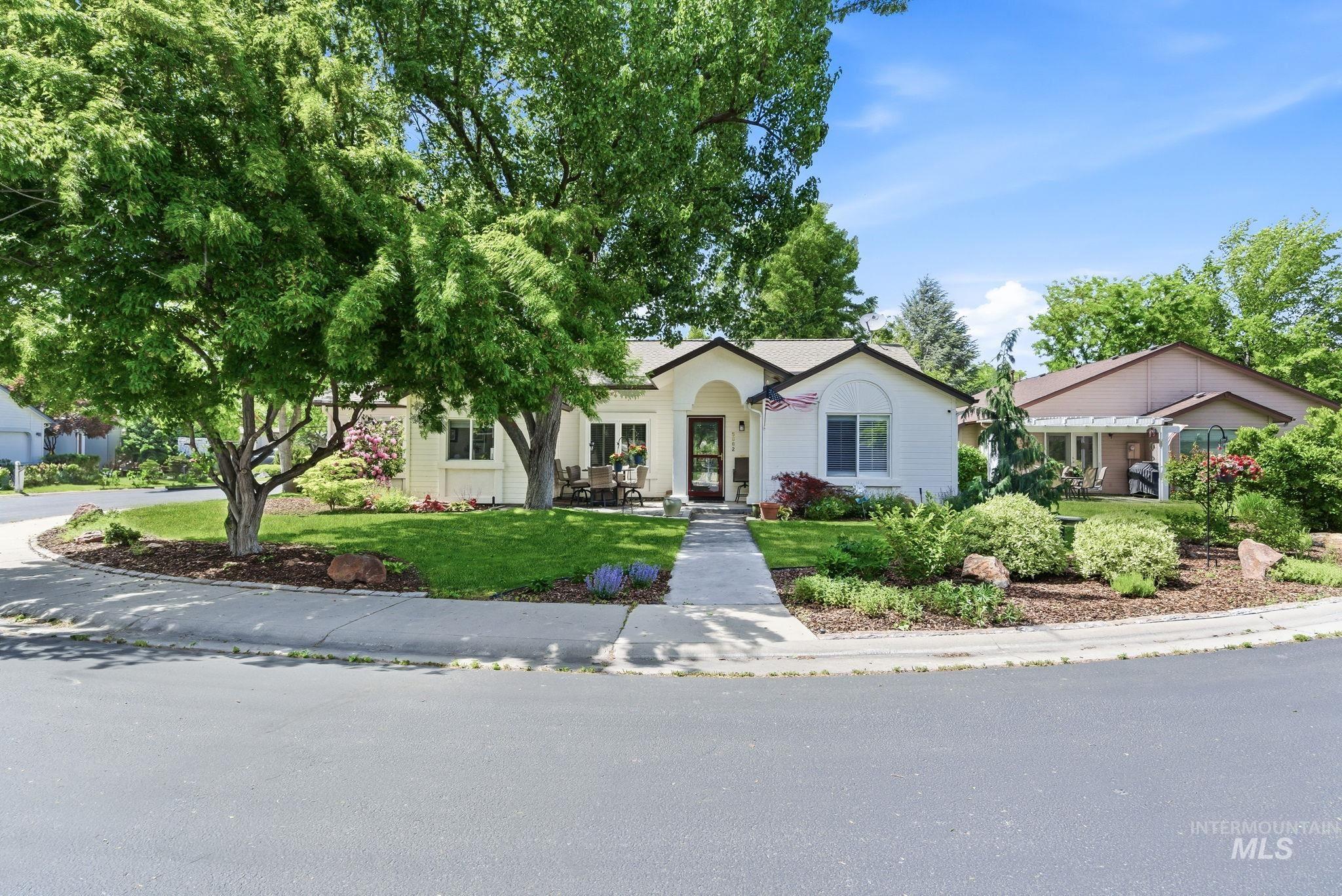 5562 Beachfront Lane, Boise, Idaho 83703, 3 Bedrooms, 2 Bathrooms, Residential For Sale, Price $625,000, 98986564