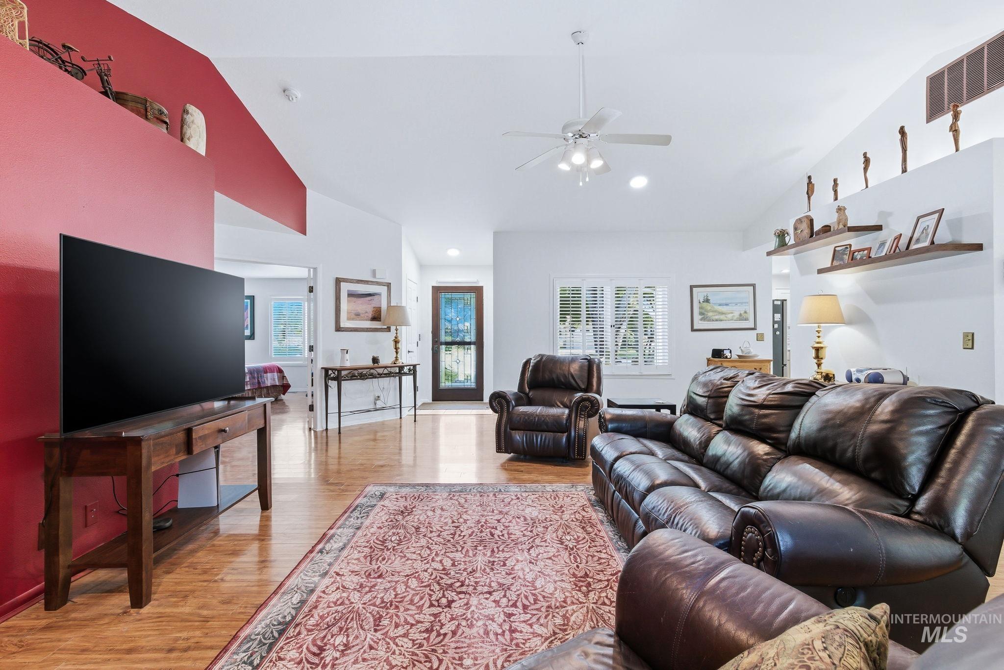 5562 Beachfront Lane, Boise, Idaho 83703, 3 Bedrooms, 2 Bathrooms, Residential For Sale, Price $625,000, 98986564