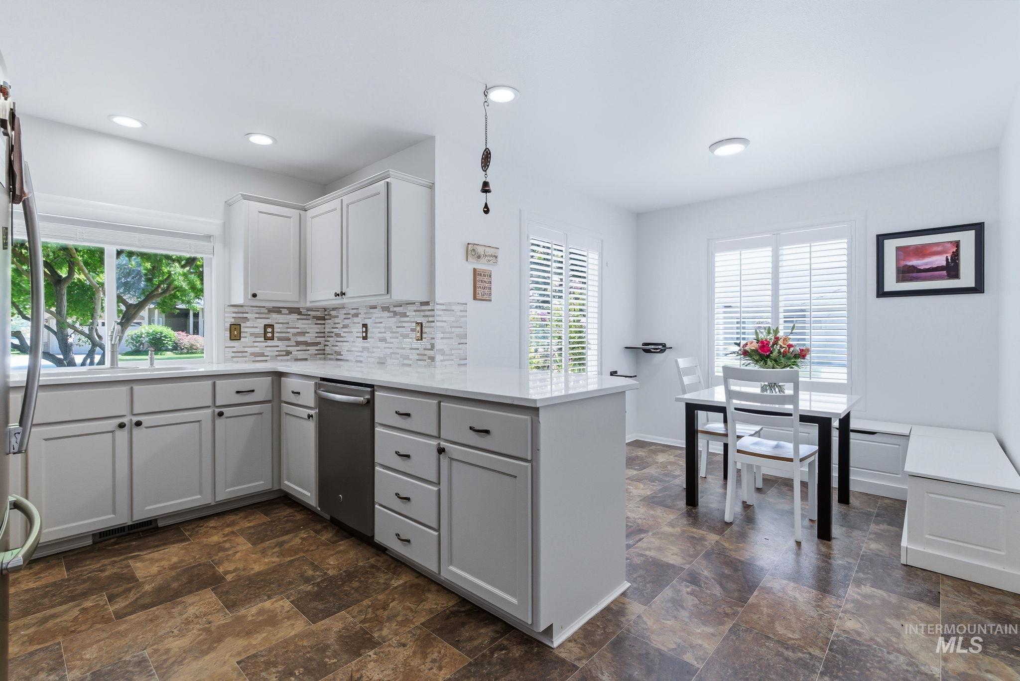 5562 Beachfront Lane, Boise, Idaho 83703, 3 Bedrooms, 2 Bathrooms, Residential For Sale, Price $625,000, 98986564