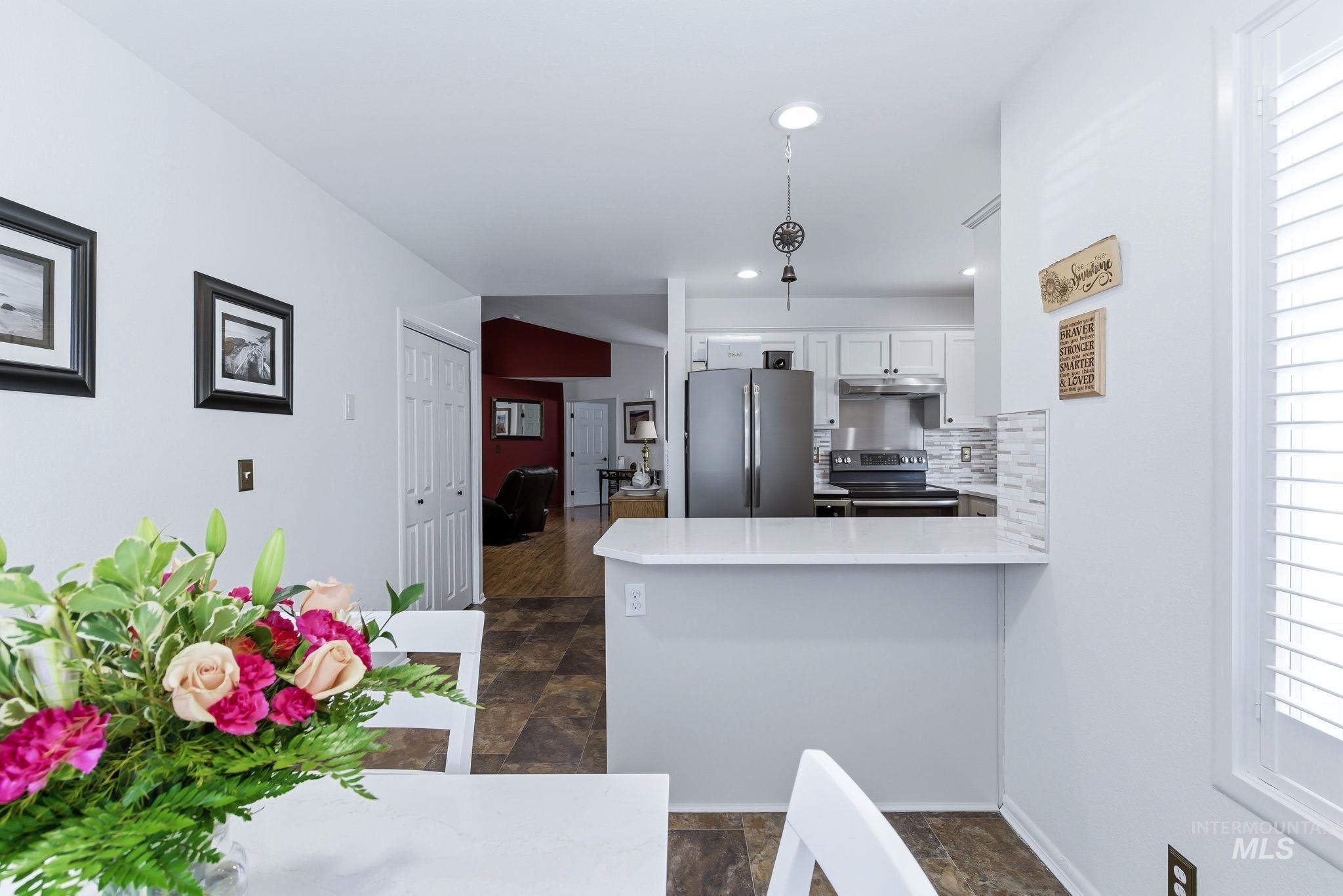5562 Beachfront Lane, Boise, Idaho 83703, 3 Bedrooms, 2 Bathrooms, Residential For Sale, Price $625,000, 98986564