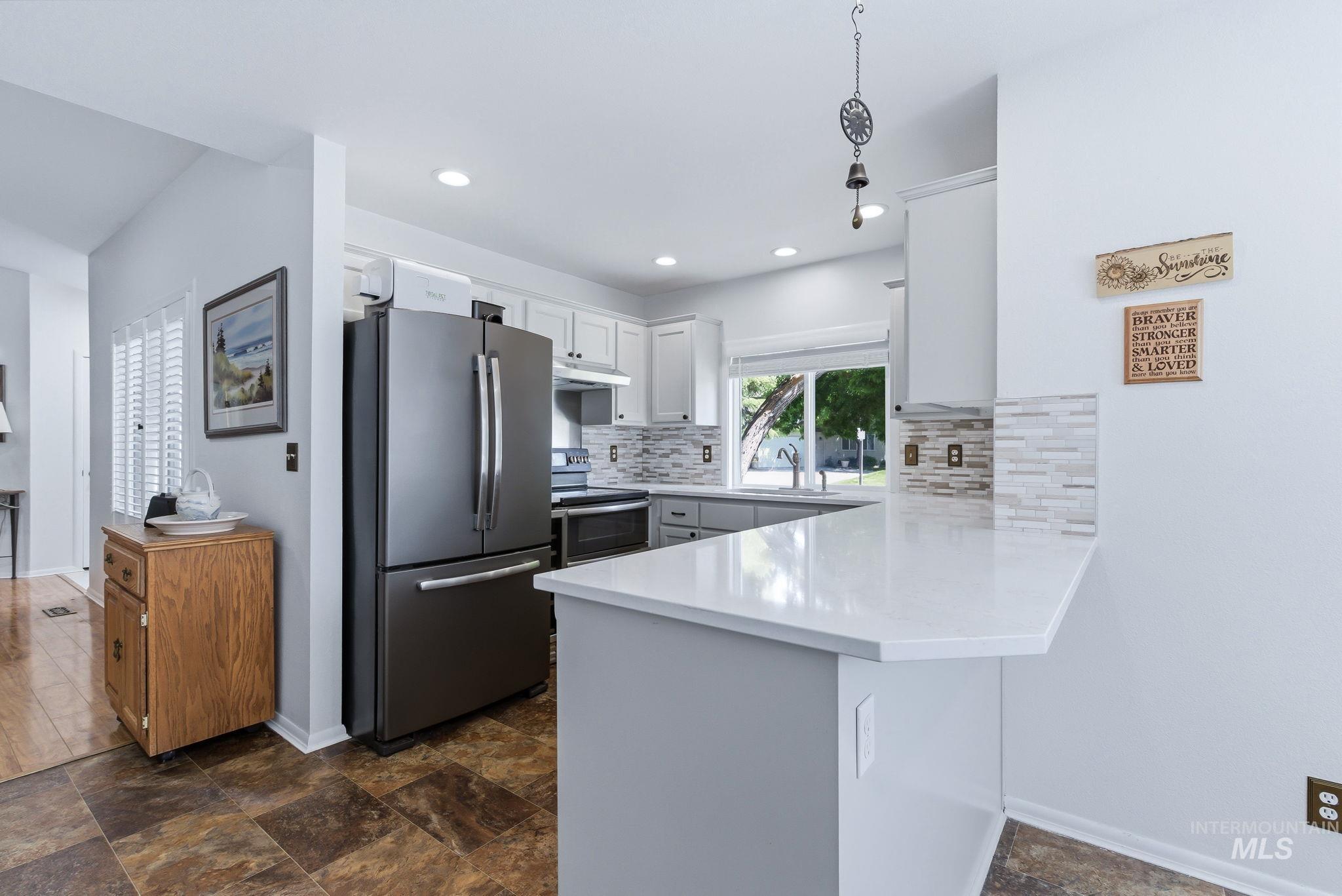 5562 Beachfront Lane, Boise, Idaho 83703, 3 Bedrooms, 2 Bathrooms, Residential For Sale, Price $625,000, 98986564