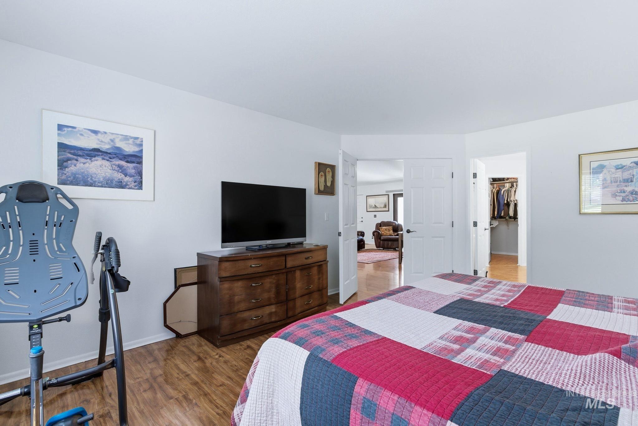 5562 Beachfront Lane, Boise, Idaho 83703, 3 Bedrooms, 2 Bathrooms, Residential For Sale, Price $625,000, 98986564