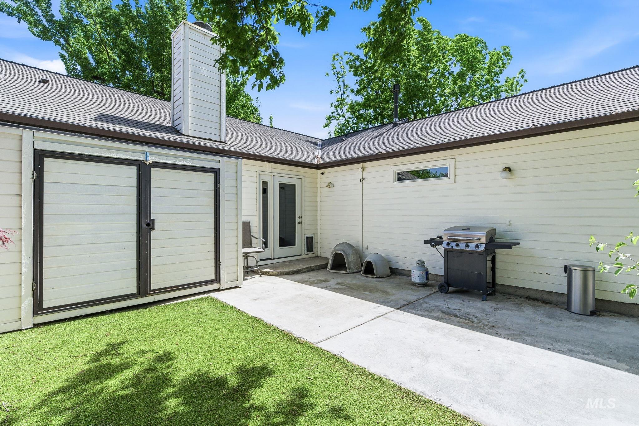 5562 Beachfront Lane, Boise, Idaho 83703, 3 Bedrooms, 2 Bathrooms, Residential For Sale, Price $625,000, 98986564