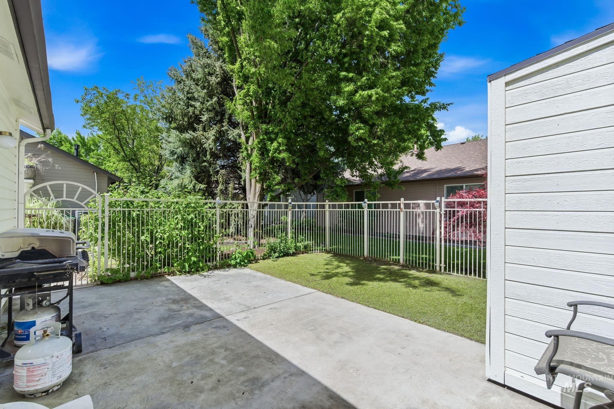 5562 Beachfront Lane, Boise, Idaho 83703, 3 Bedrooms, 2 Bathrooms, Residential For Sale, Price $625,000, 98986564
