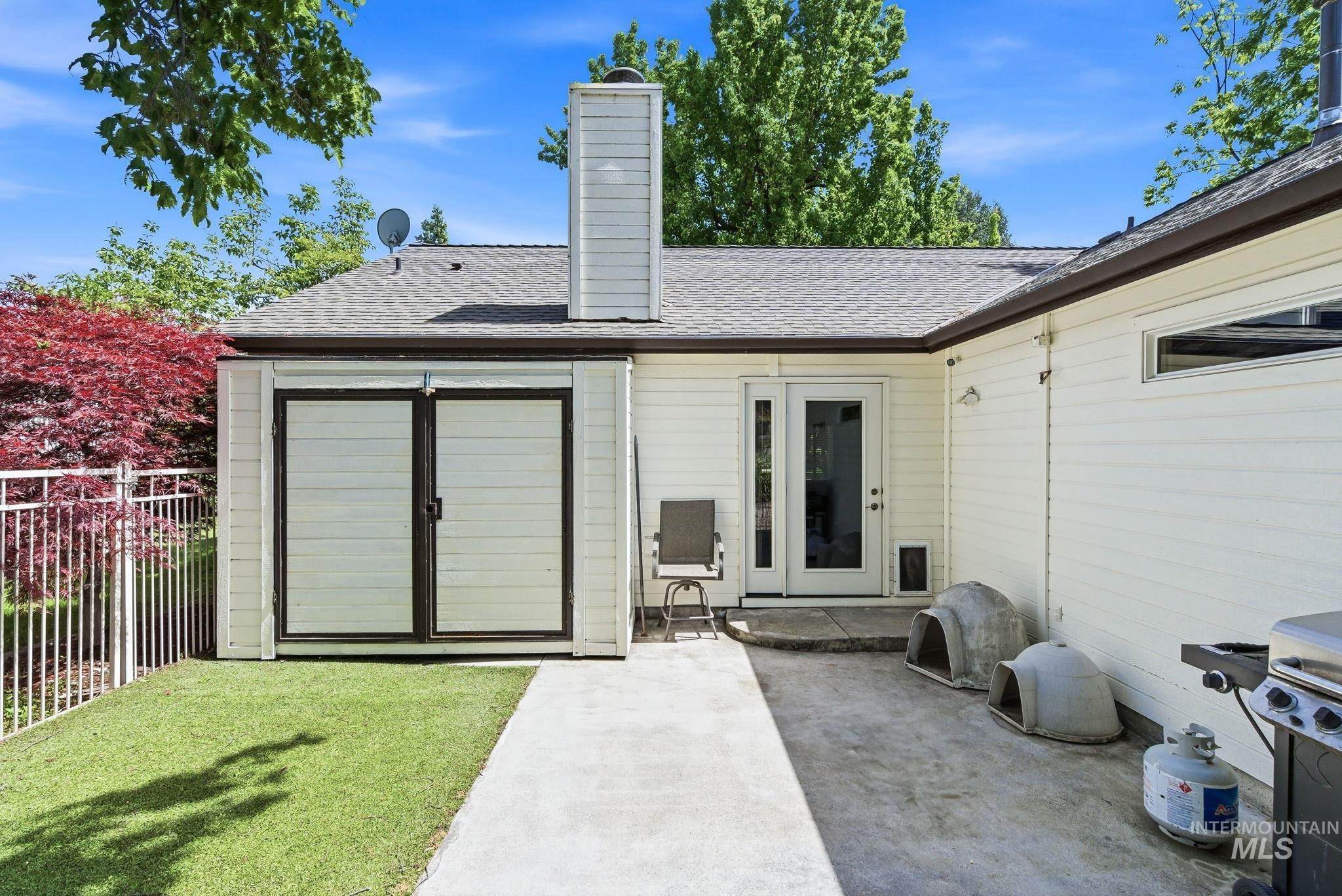 5562 Beachfront Lane, Boise, Idaho 83703, 3 Bedrooms, 2 Bathrooms, Residential For Sale, Price $625,000, 98986564