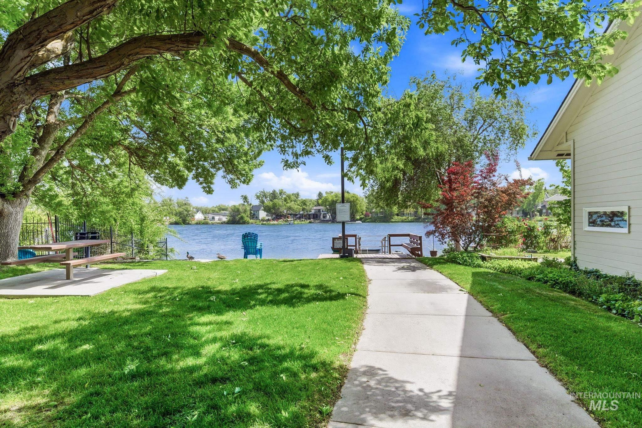 5562 Beachfront Lane, Boise, Idaho 83703, 3 Bedrooms, 2 Bathrooms, Residential For Sale, Price $625,000, 98986564